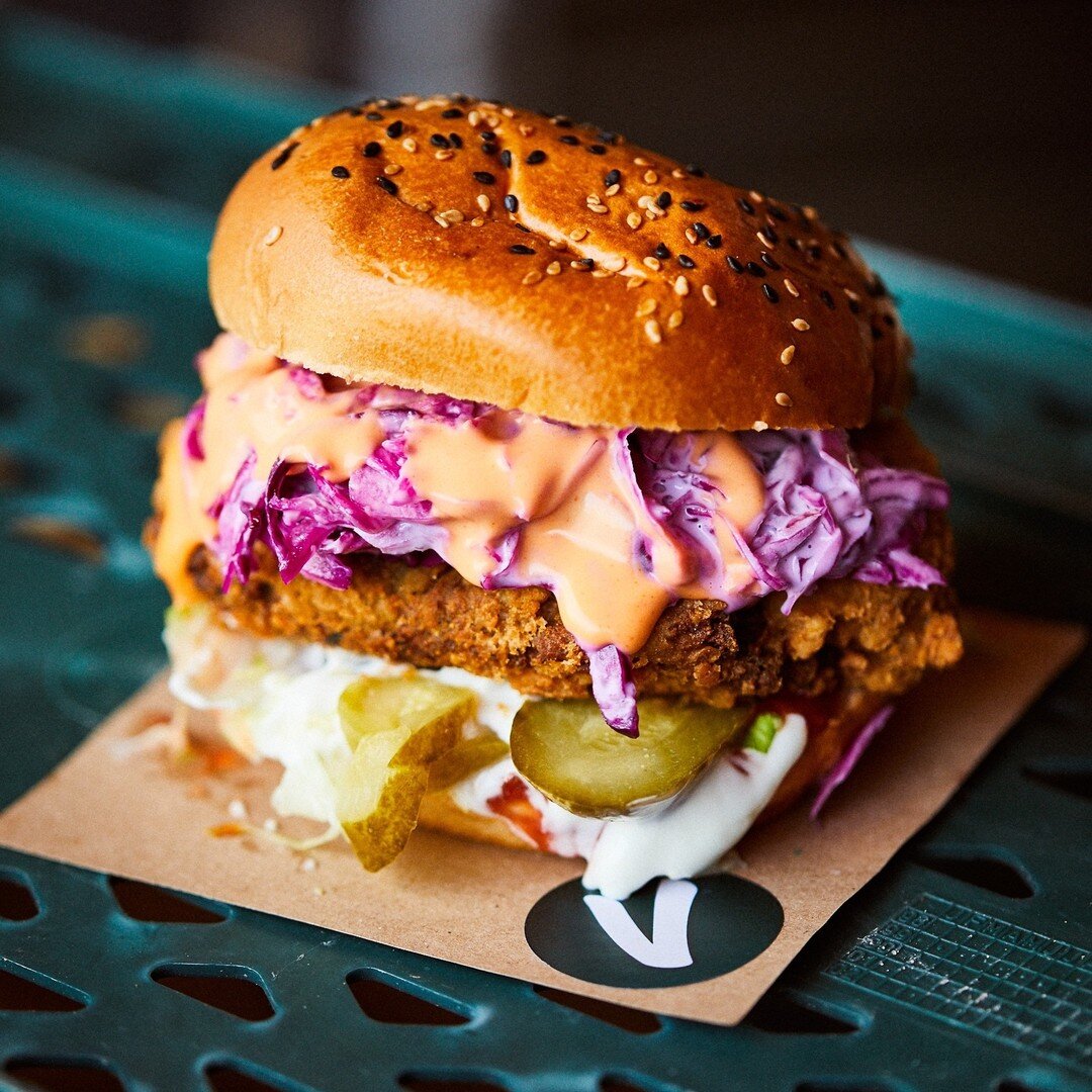 Your fav &quot;chicken&quot; burger to date, LOUISIANA CHICKEN.

Made with a crispy chicken'arnt patty (from our friends @veginitydublin) and topped with zingy slaw and louisiana mayo.

Is it on your list this #FridayNight?

#vegan #veganeats #veganf