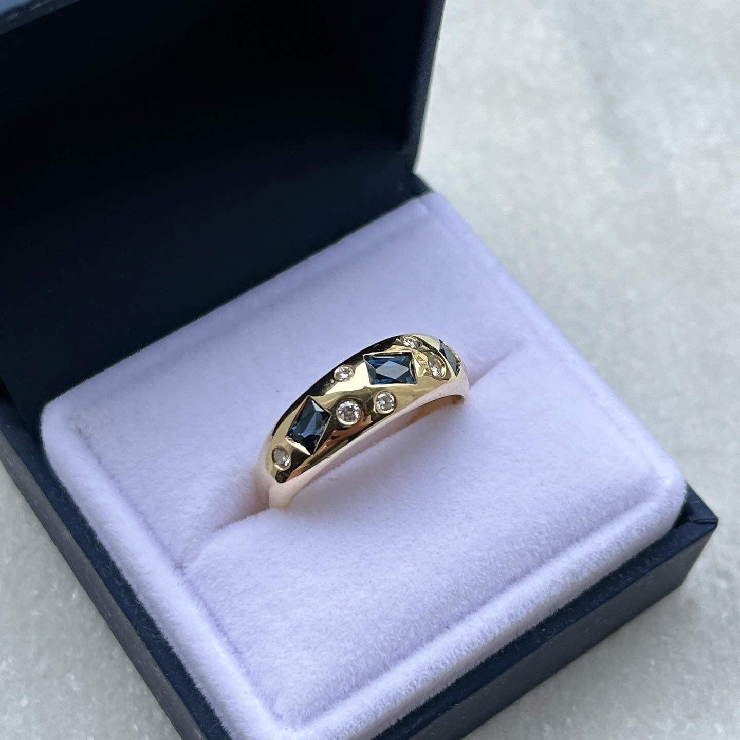 I am so pleased with this bespoke set of remodelled rings 😊. It was a lovely project to re-work my customers old unworn rings and use the stones and 18carat gold to create this special set. They are designed to be able to be worn together but equall