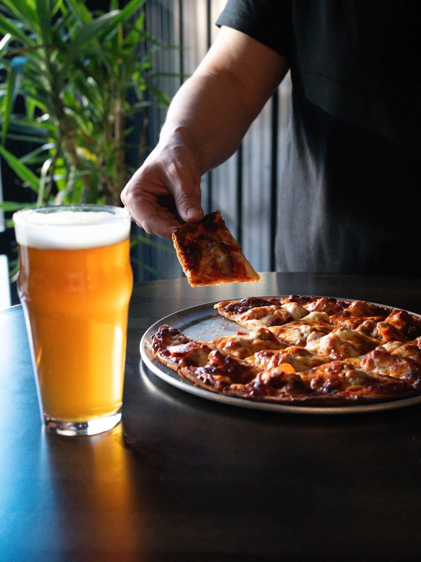 Tonight is Cheap Date Night at Wiscocktail Lounge.

Two Old Fashioneds and your choice of Heggie&rsquo;s pizza for $29.

Including our newest option: Gluten-free cauliflower crust Chicken Alfredo.

Strong drinks. Cozy bar. Zero effort.

See you tonig