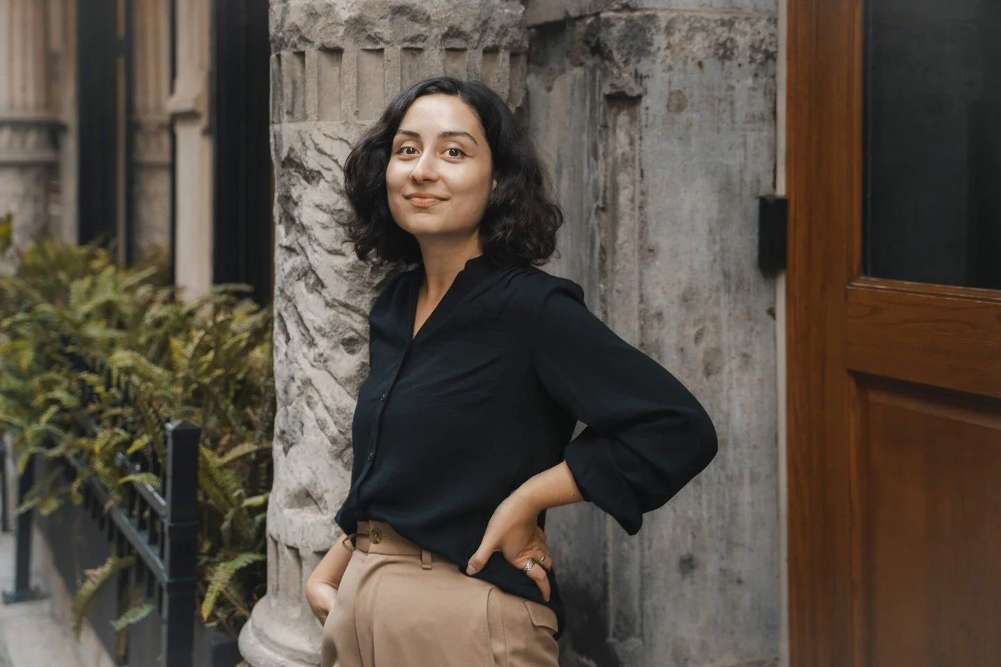 🔥 Tara, serving confidence with a smirk &mdash; grounded, magnetic, and 100% herself. The kind of portrait that says: I know who I am, and I&rsquo;m ready for what&rsquo;s next.

🧑&zwj;💼 Looking to refresh your online presence? Let&rsquo;s talk ab