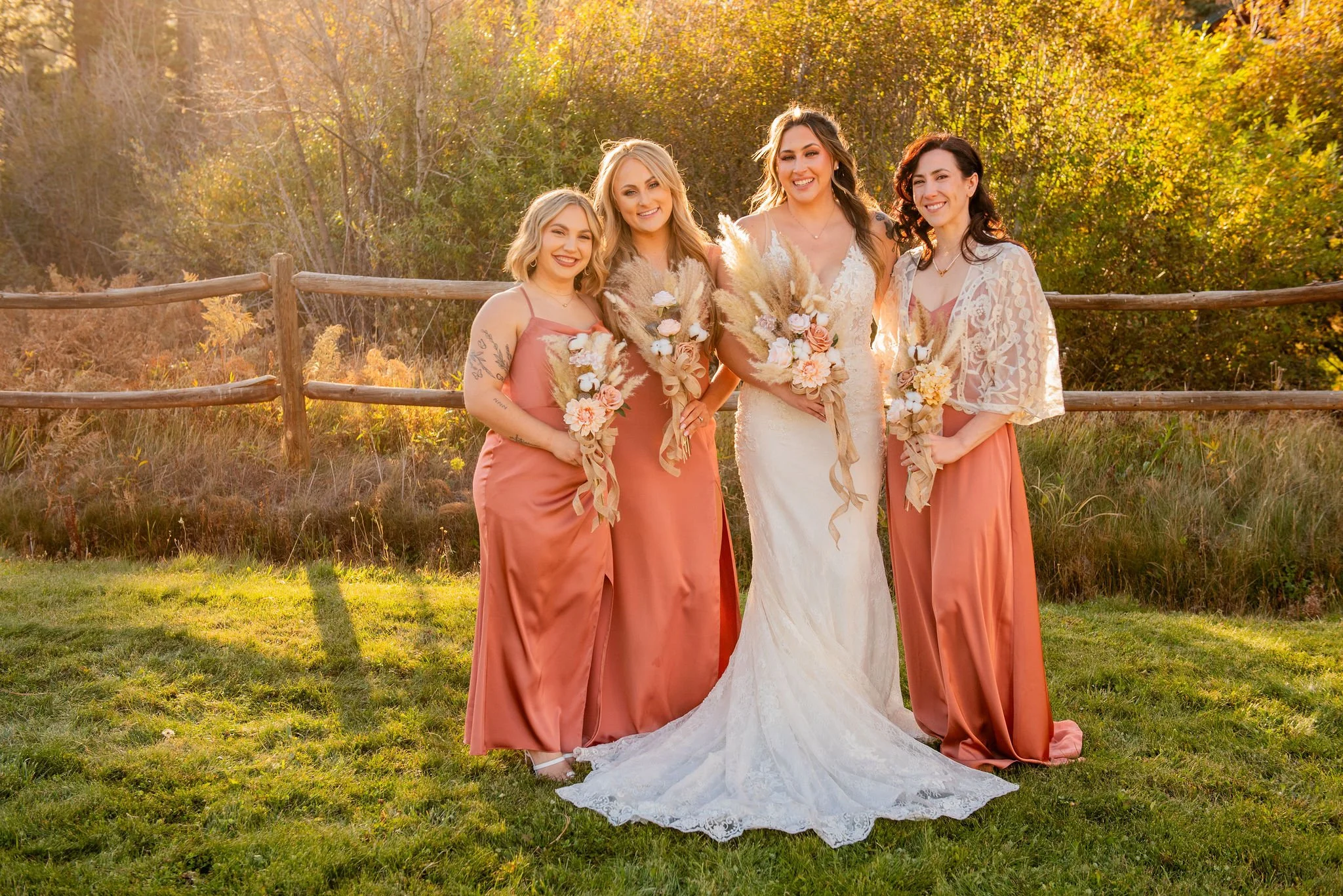 The-Lost-Resorts_Greer-Arizona_Bridesmaid-Poses_Wedding-Photographer.jpg