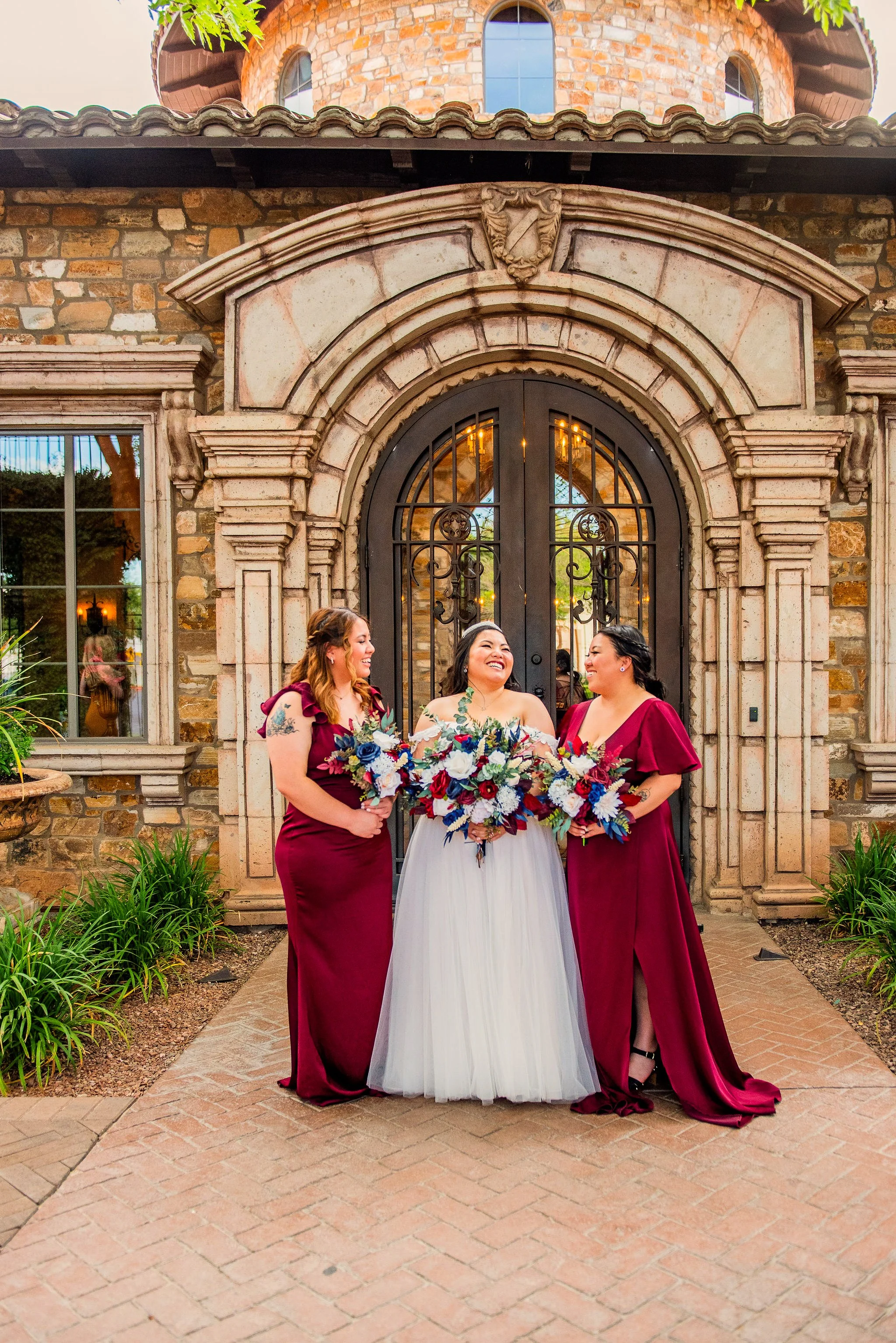 Villa-Siena_Gilbert-Arizona-Wedding-Photographer_Bridesmaid-Poses.jpg