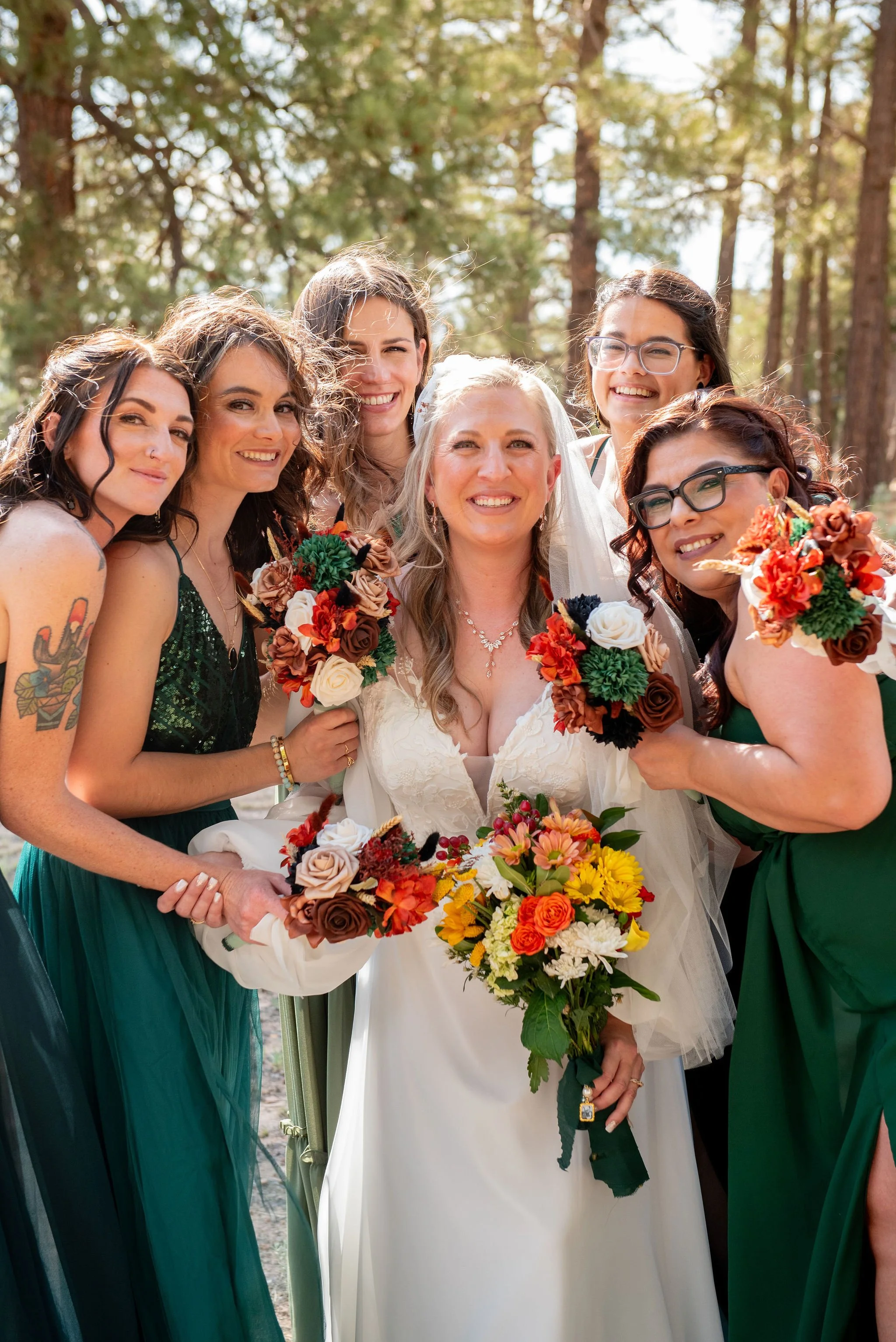 Backyard-Wedding_Pinetop-Lakeside-Arizona_Wedding-Photographer_Bridesmaid-Poses.jpg