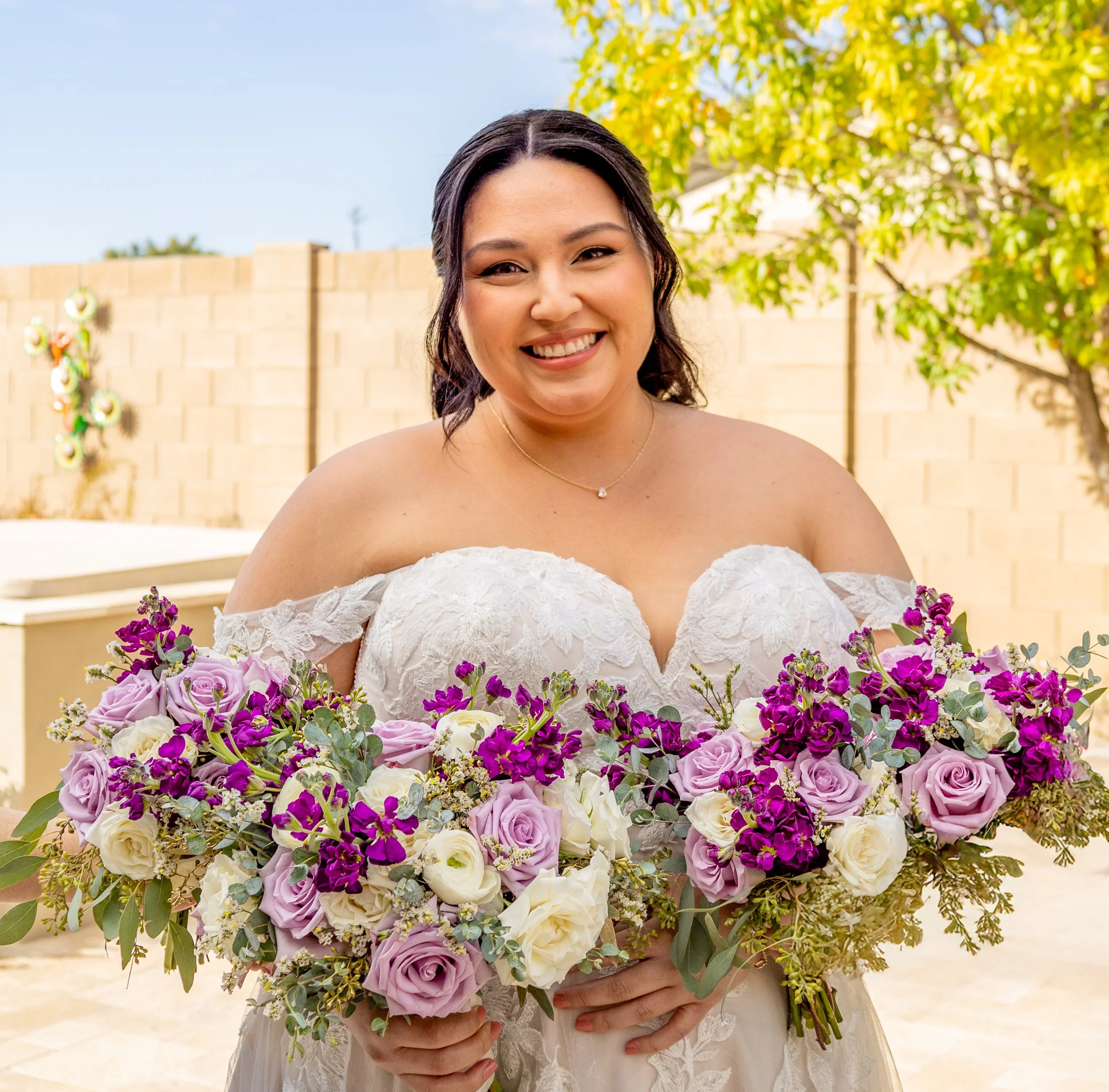 Mulberry-Clubhouse_Mesa-Arizona-Wedding-Photographer_Bridesmaid-Poses.jpg