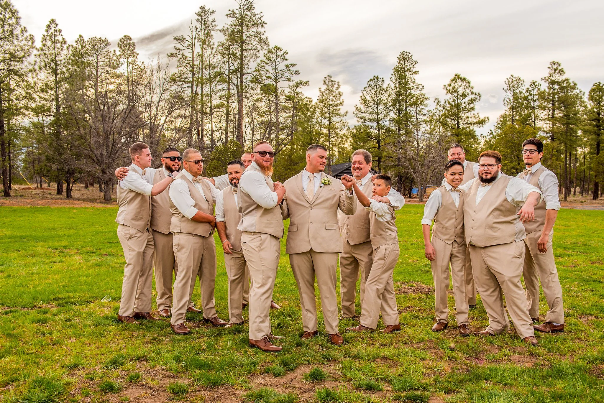 Grace-and-Ivory_Pinetop-Lakeside-Arizona_Wedding-Photographer_Groomsmen-Poses.jpg