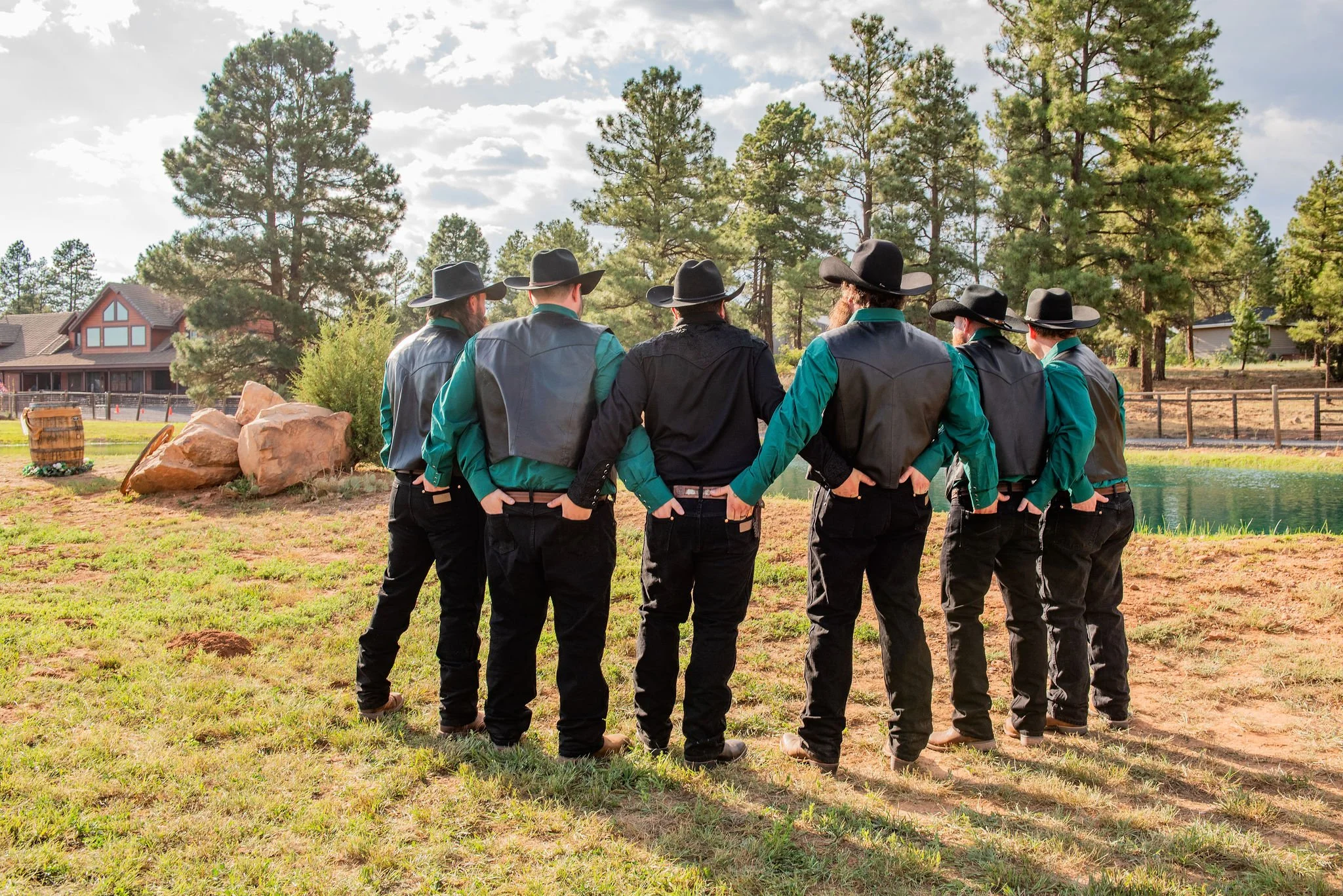 Backyard-Western-Wedding_Pinetop-Lakeside-Arizona_Wedding-Photographer_Groomsmen-Poses.jpg