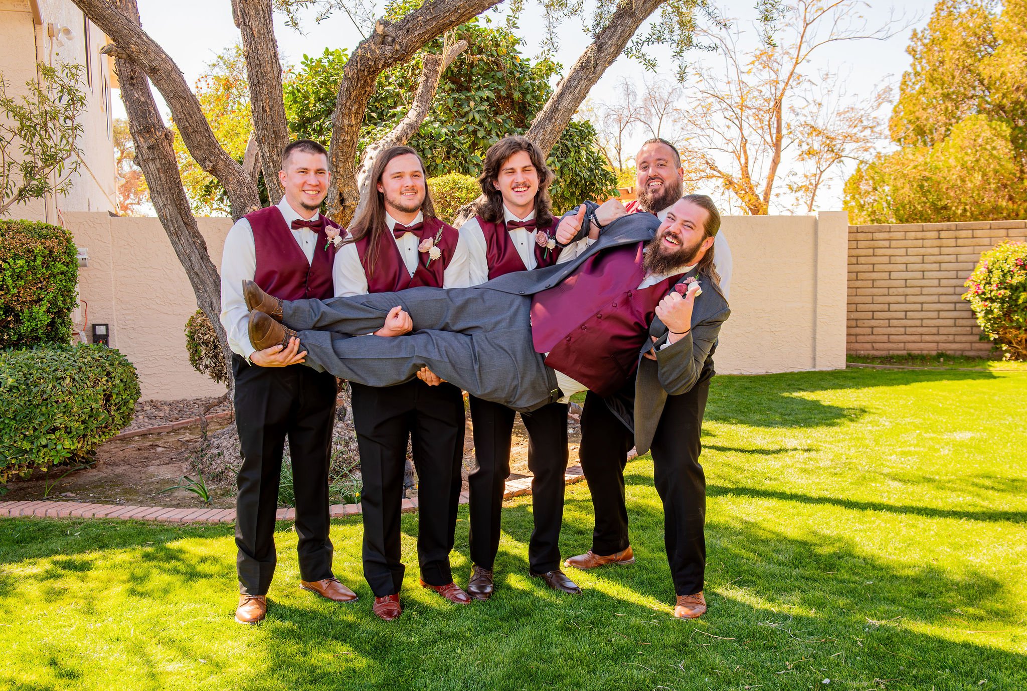 Backyard-Wedding_Peoria-Glendale-Phoenix-Arizona_Wedding-Photographer_Groomsmen-Poses.jpg