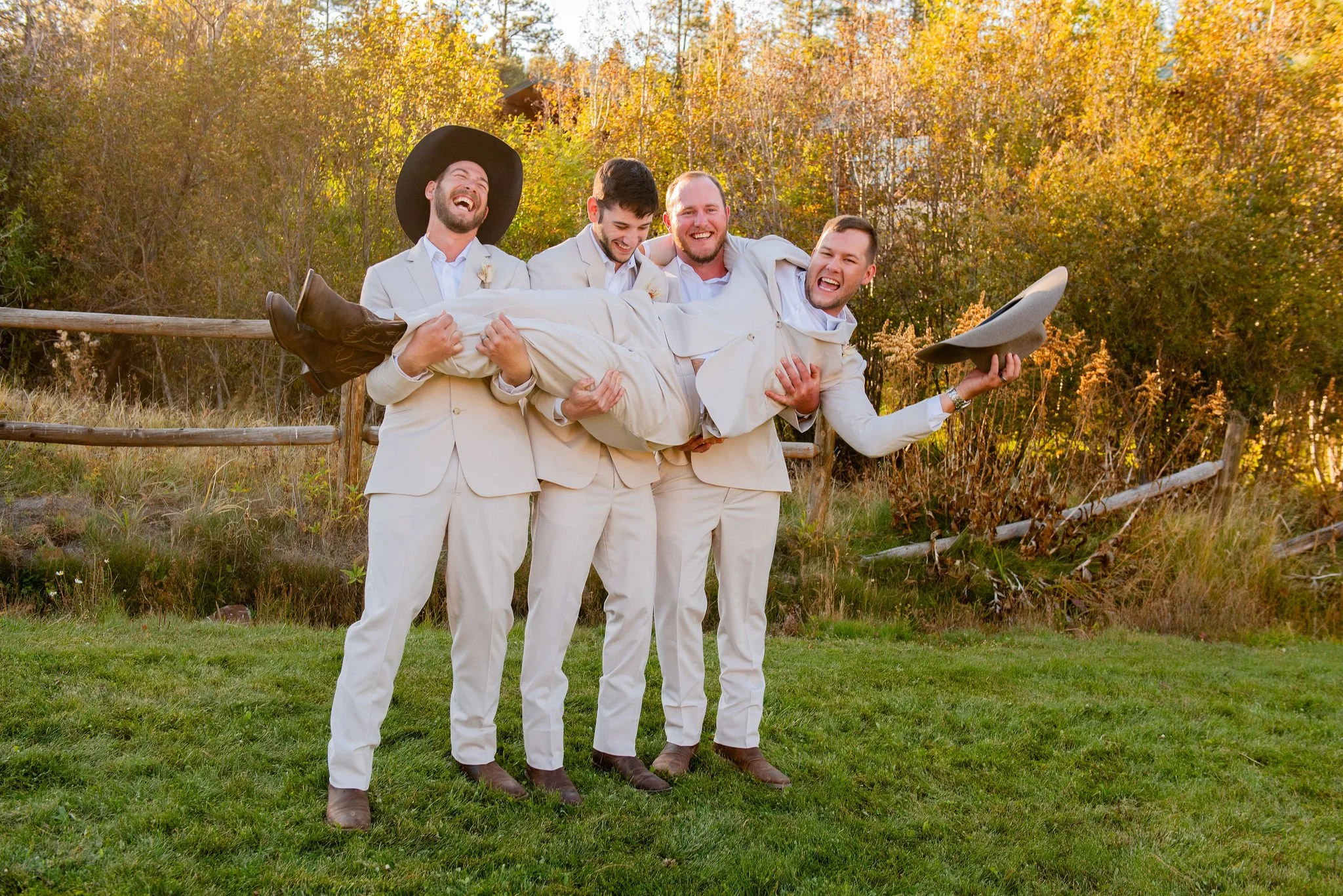 The-Lost-Resorts_Greer-Arizona_Wedding-Photographer_Groomsmen-Poses.jpg