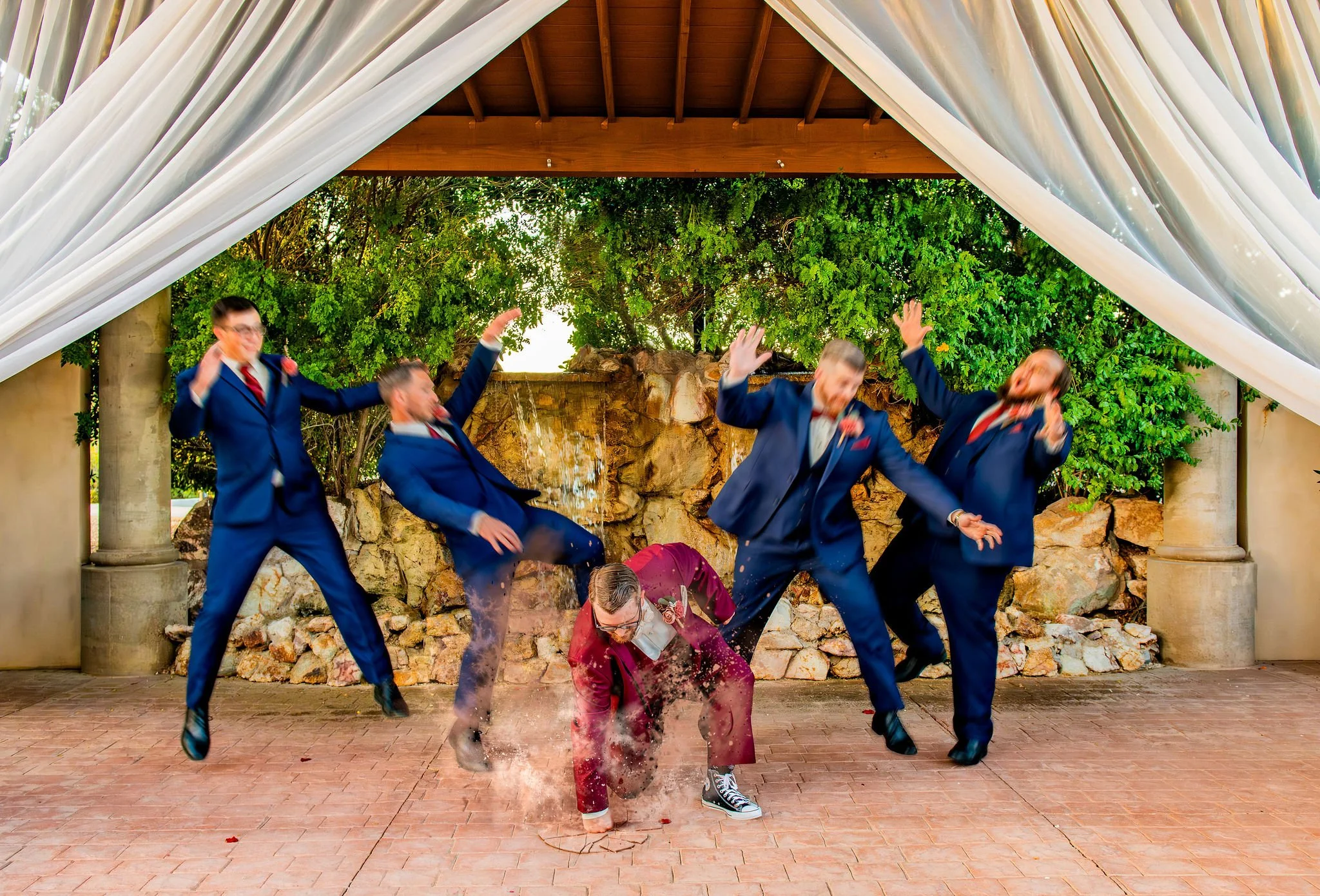 Colby-Falls_Wedgewood-Weddings_Gilbert-Arizona-Wedding-Photography_Groomsmen-Poses.jpg