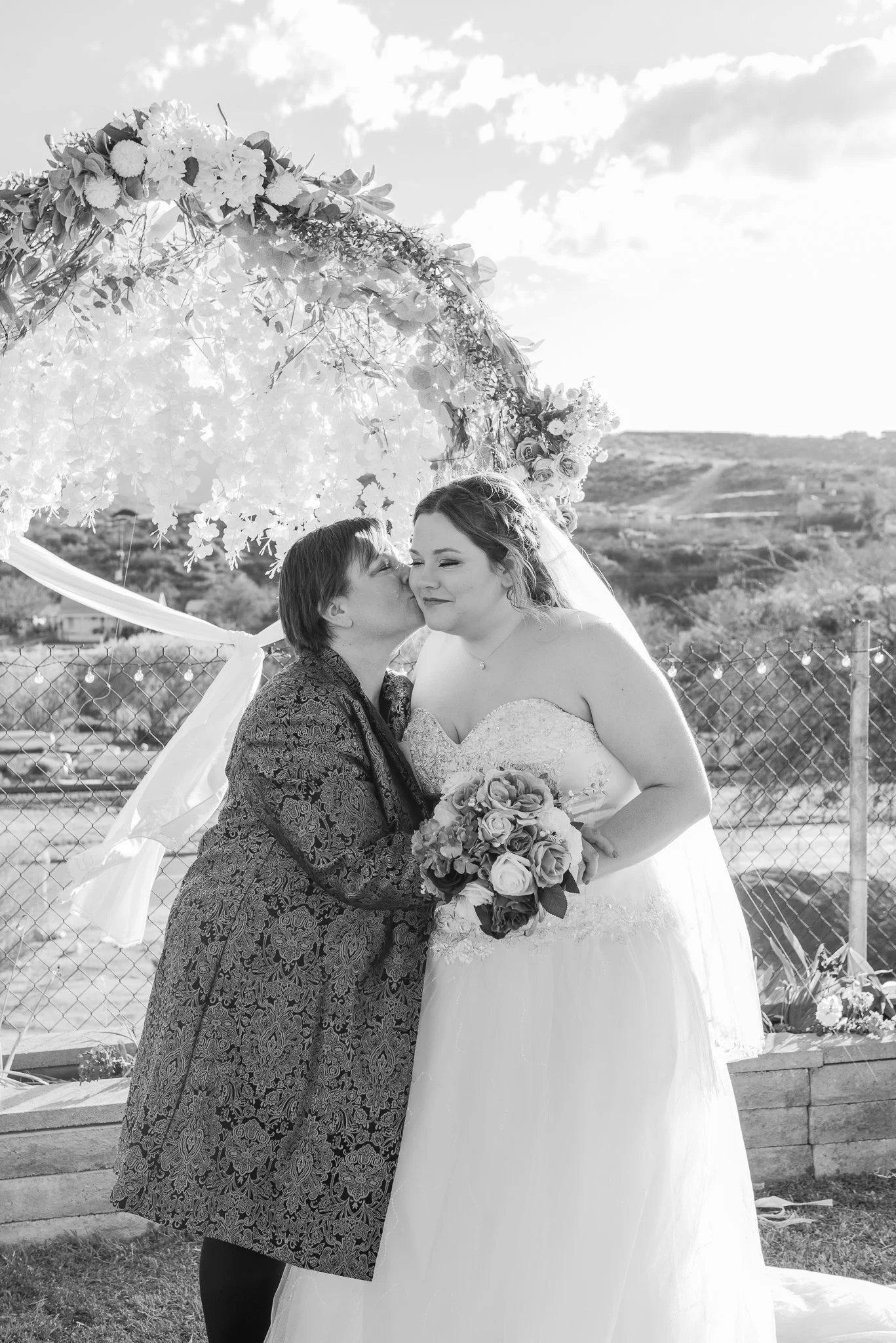 Globe_Arizona_Intimate-Ceremony_Wedding-Photography-Photographer_spring_desert-053.jpg