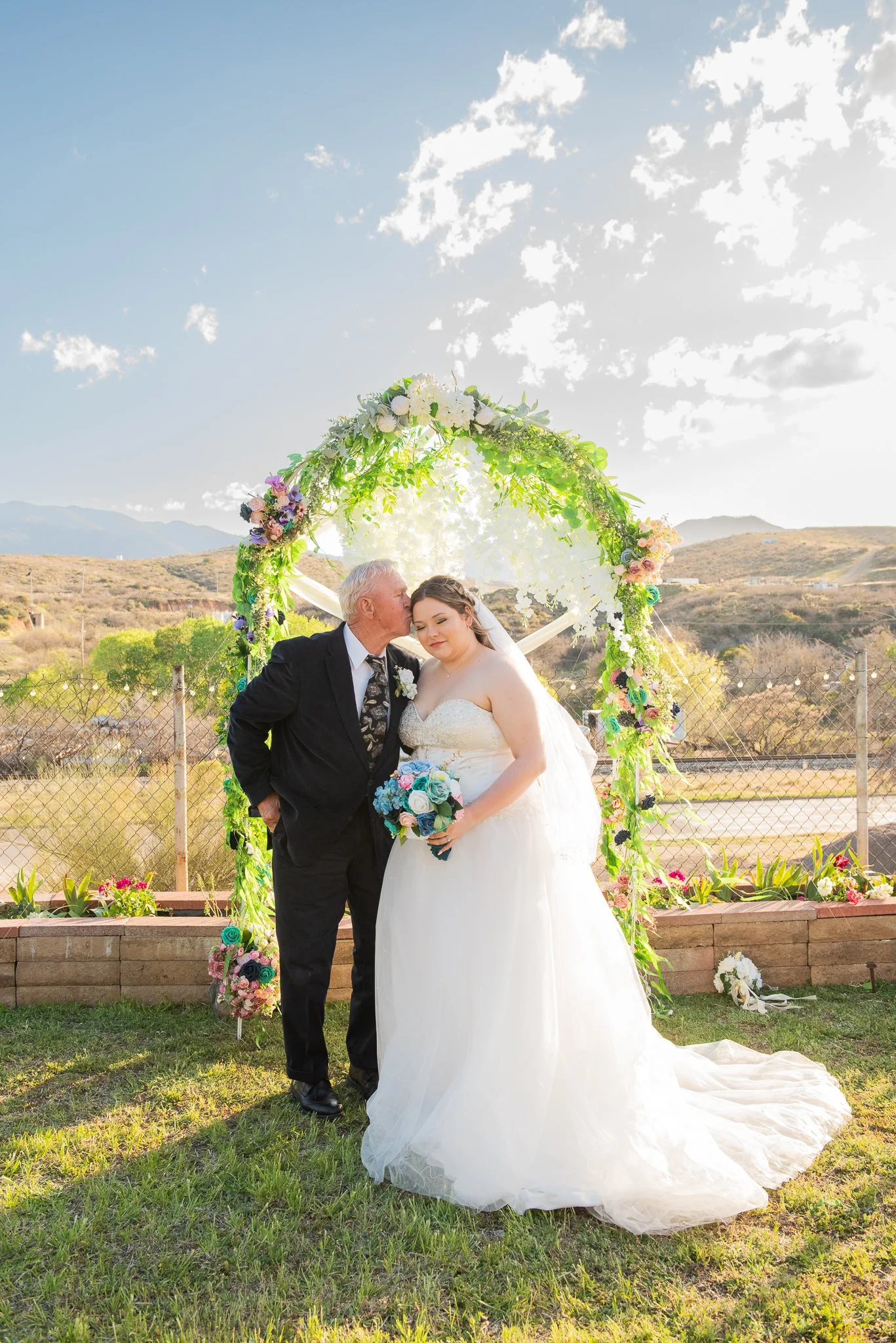 Globe_Arizona_Intimate-Ceremony_Wedding-Photography-Photographer_spring_desert-054.jpg