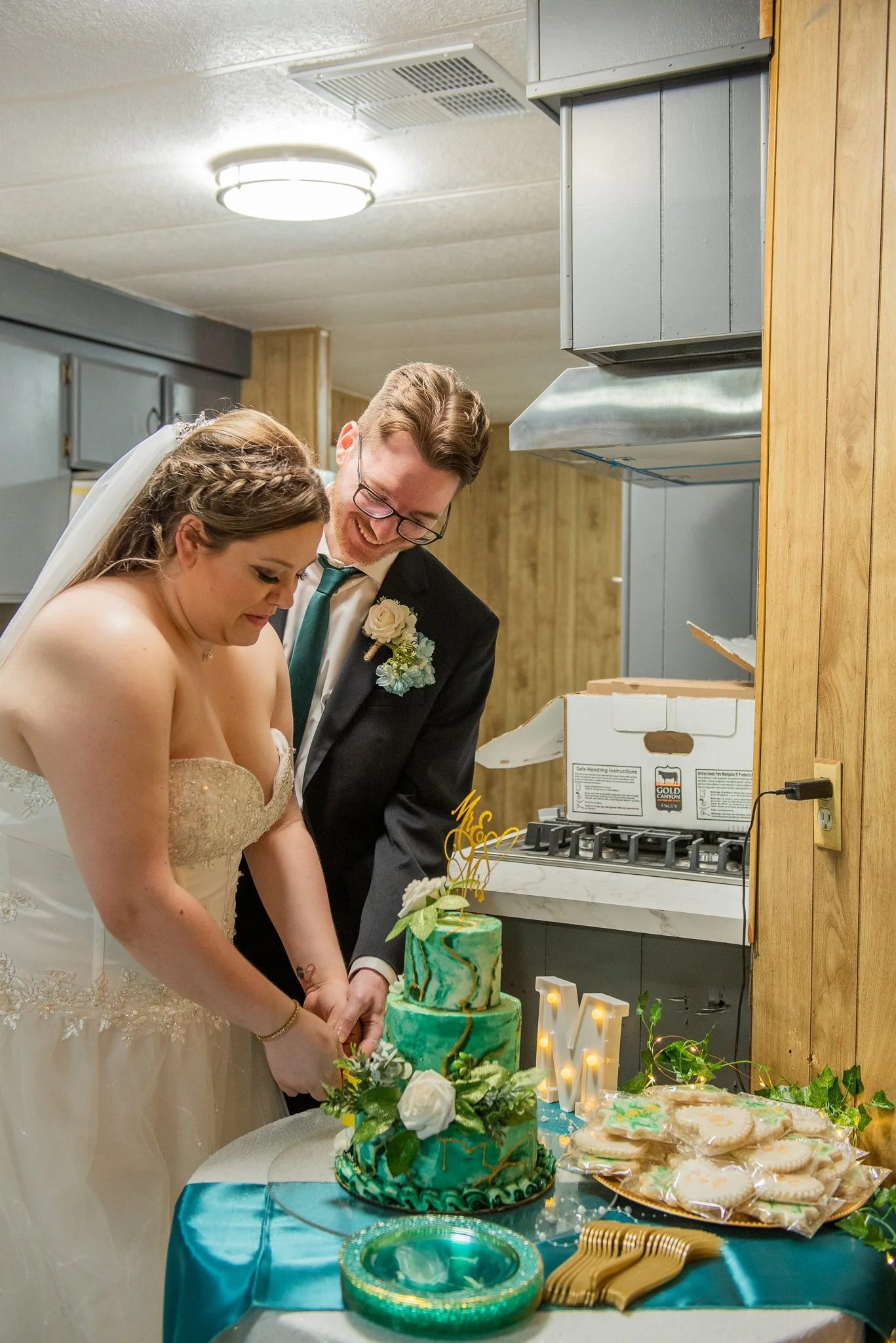 Globe_Arizona_Intimate-Ceremony_Wedding-Photography-Photographer_spring_desert-028.jpg