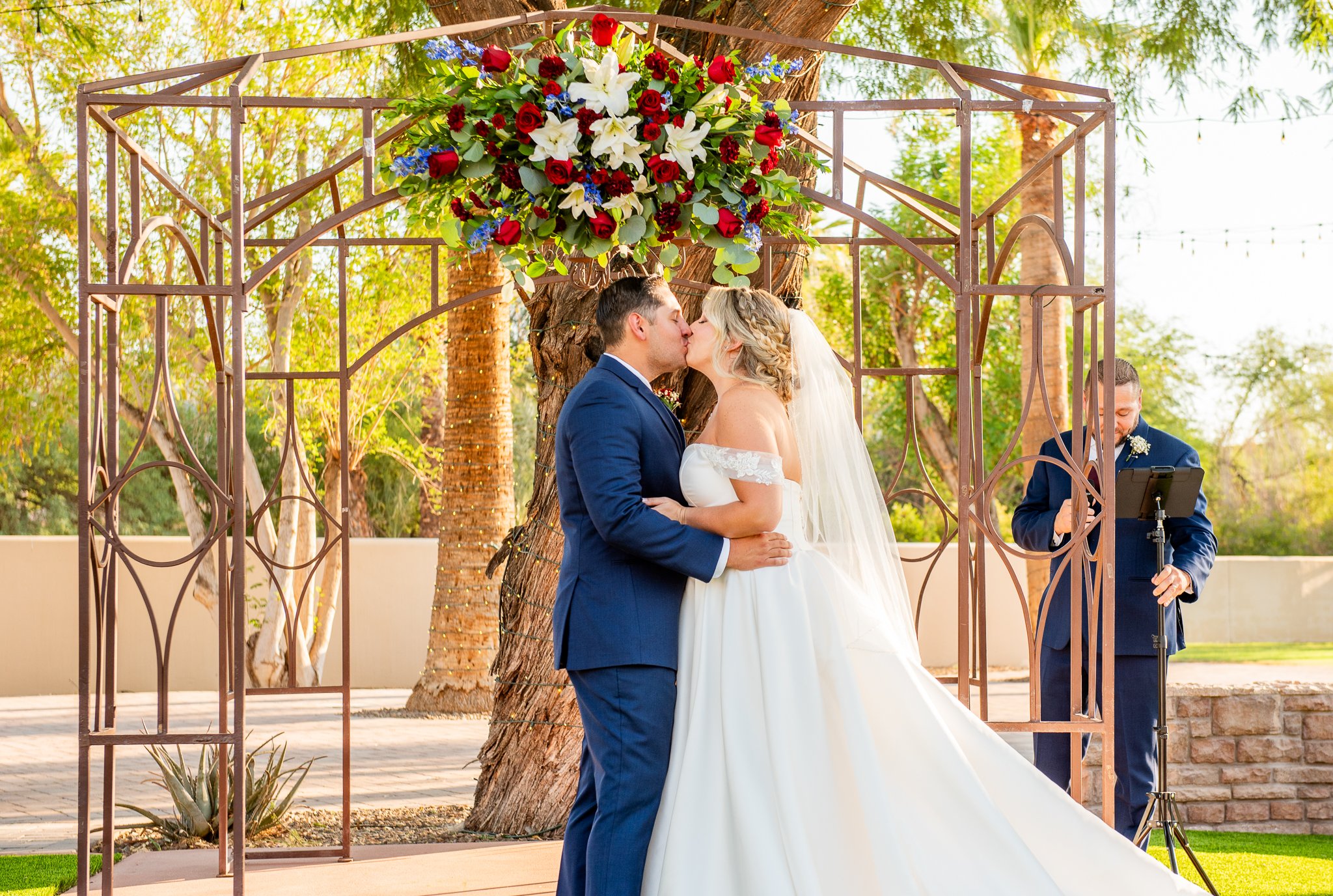 Secret-Garden-by-Wedgewood-Weddings_Phoenix-Arizona_Venue_Lush_Green_Photographer_Photography-054.jpg