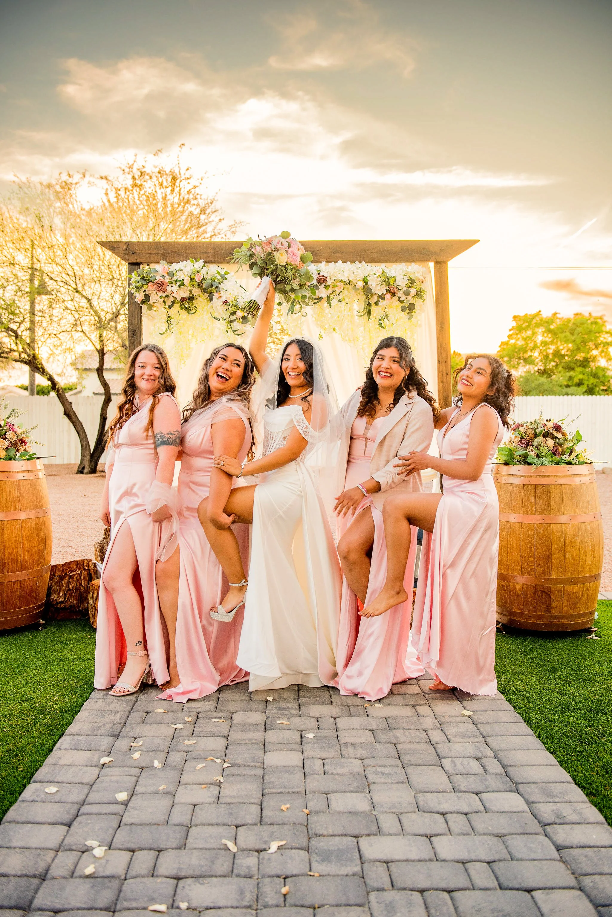 Downtown-Gilbert-Backyard-Wedding-Arizona_Wedding-Photographer_Bridesmaid-Poses_Arizona-1.jpg