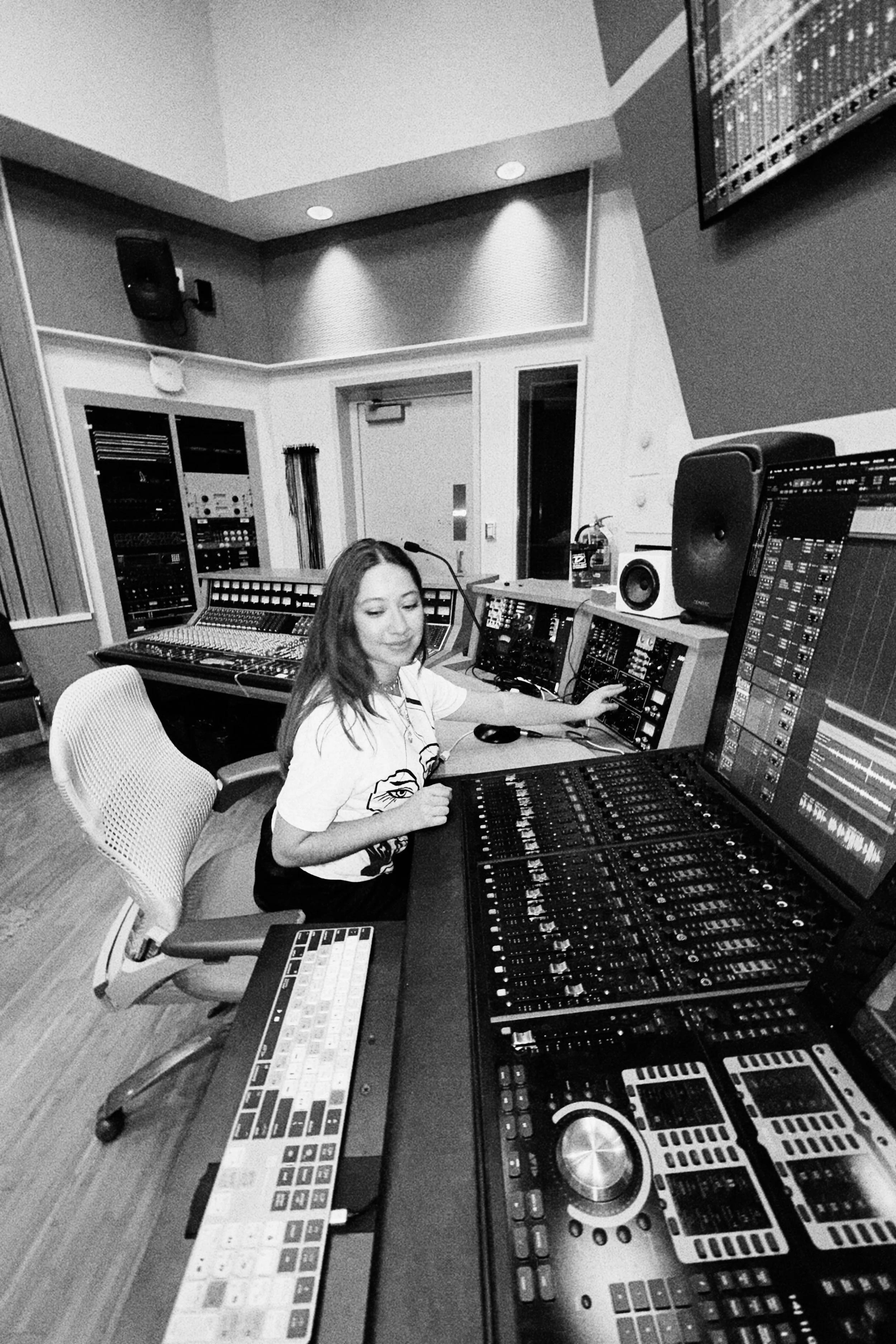 Marira Paula Mariño in studio