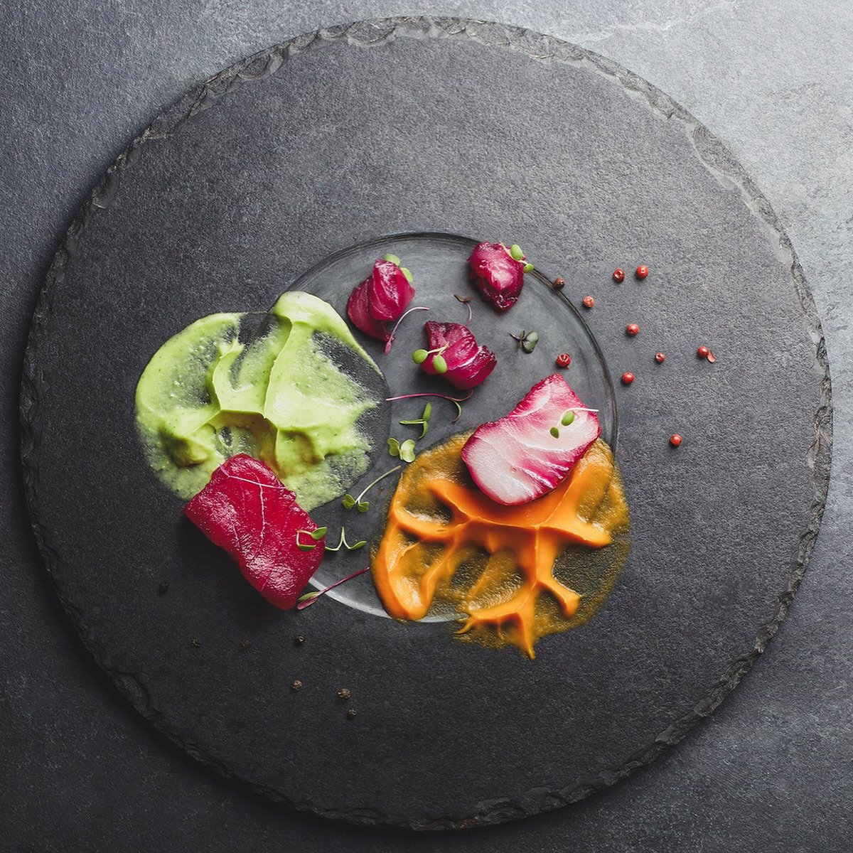 No restaurante Rico, transformamos ingredientes regionais de alt&iacute;ssima qualidade e peixes frescos do litoral cearense em uma fus&atilde;o mediterr&acirc;nea-brasileira que real&ccedil;a os sabores &uacute;nicos de Jericoacoara. 🍽️✨
Desfrute d