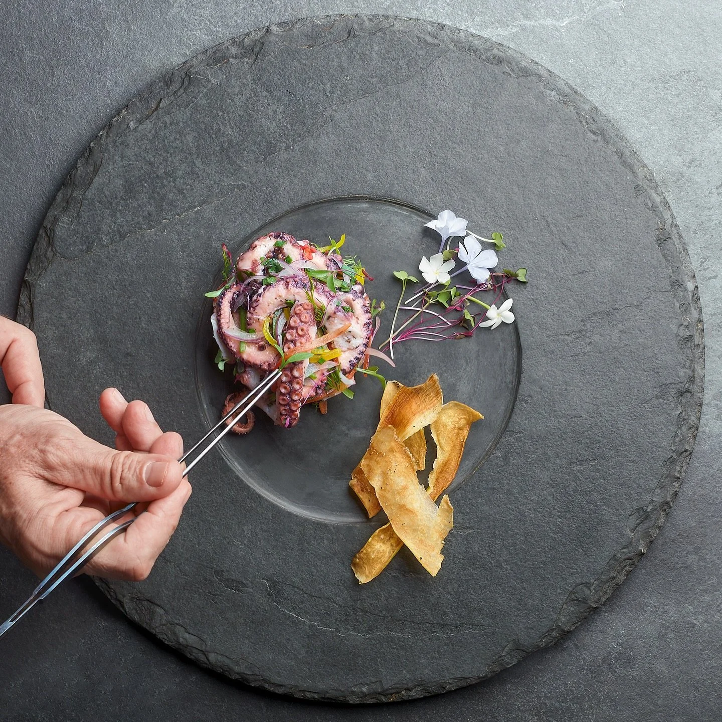 ART

No Rico Restaurante, gastronomia &eacute; express&atilde;o de refinamento. Cada prepara&ccedil;&atilde;o equilibra t&eacute;cnica, ingredientes nobres e a ess&ecirc;ncia dos frutos do mar de Jericoacoara.

#RicoRestaurante #ChilibeachJeri #AltaG