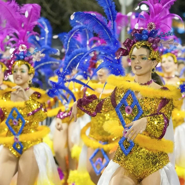 Carnaval no Chili Beach: esgotado.
Antes e depois do Carnaval, as suites ainda recebem h&oacute;spedes. Durante o Carnaval, apenas o Rico Restaurante tem poucas reservas dispon&iacute;veis. M&uacute;sica ao vivo, vistas para o mar e a cozinha mediter