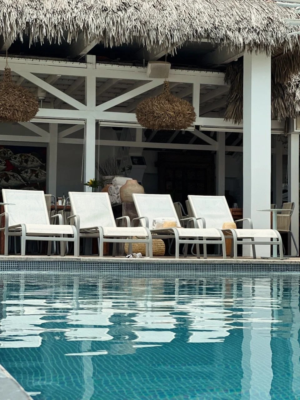 Luxo discreto no cora&ccedil;&atilde;o da natureza em Jeri.

Perfeito para uma escapada de final de semana onde o tempo desacelera.

&mdash;

Stealth luxury in the heart of nature in Jeri.

Perfect for a weekend escape where time slows down.

Reserva