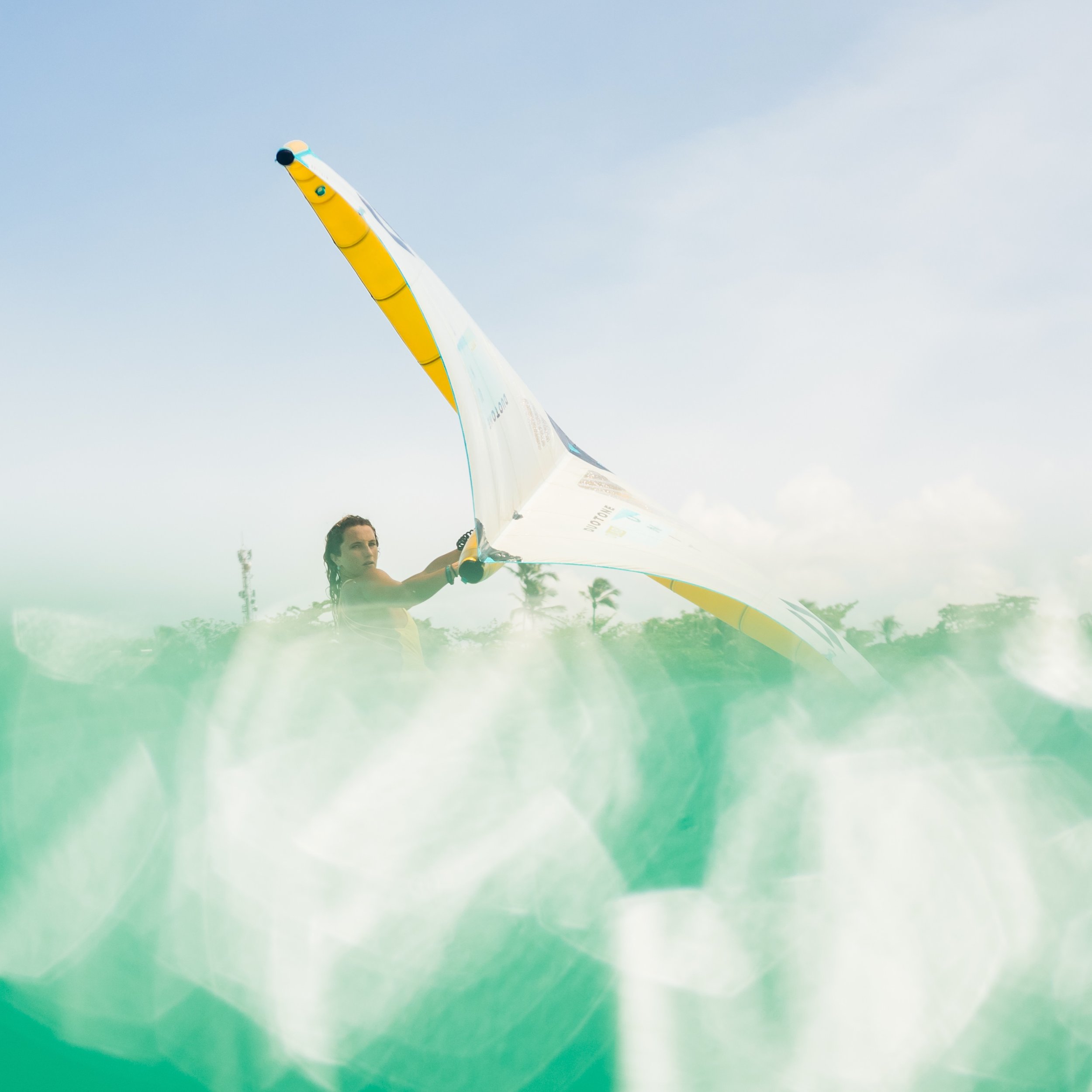 Paula no quintal de casa.
O vento de Jeri traz os melhores riders &mdash; e leva as melhores datas junto com ele.
Fale com nosso concierge em breve.

Paula in our backyard.
Jeri&rsquo;s wind brings the best riders &mdash; and takes the best dates alo