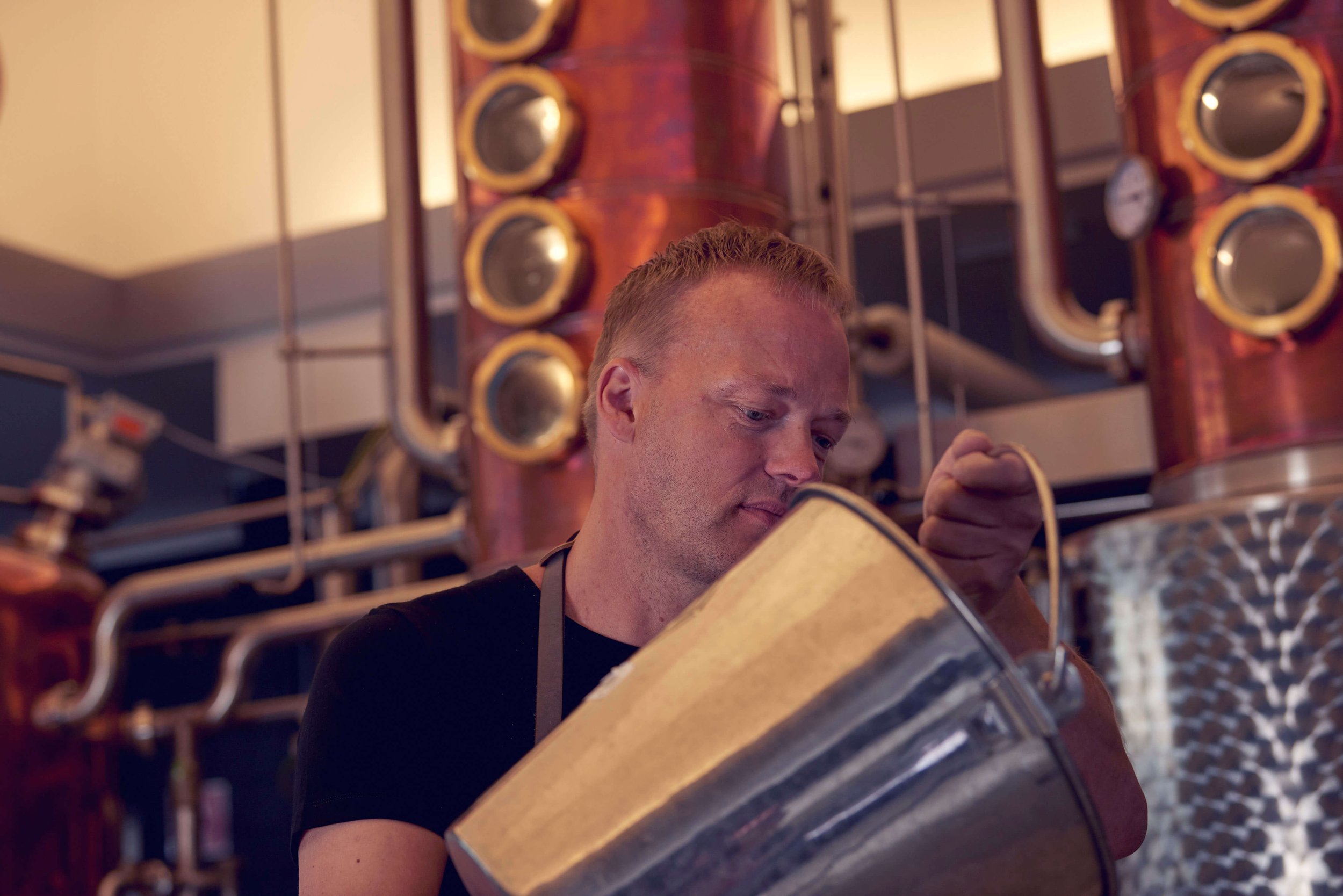 Purity_Distillery_Vodka_Craftmanship_Stefan_2.jpg