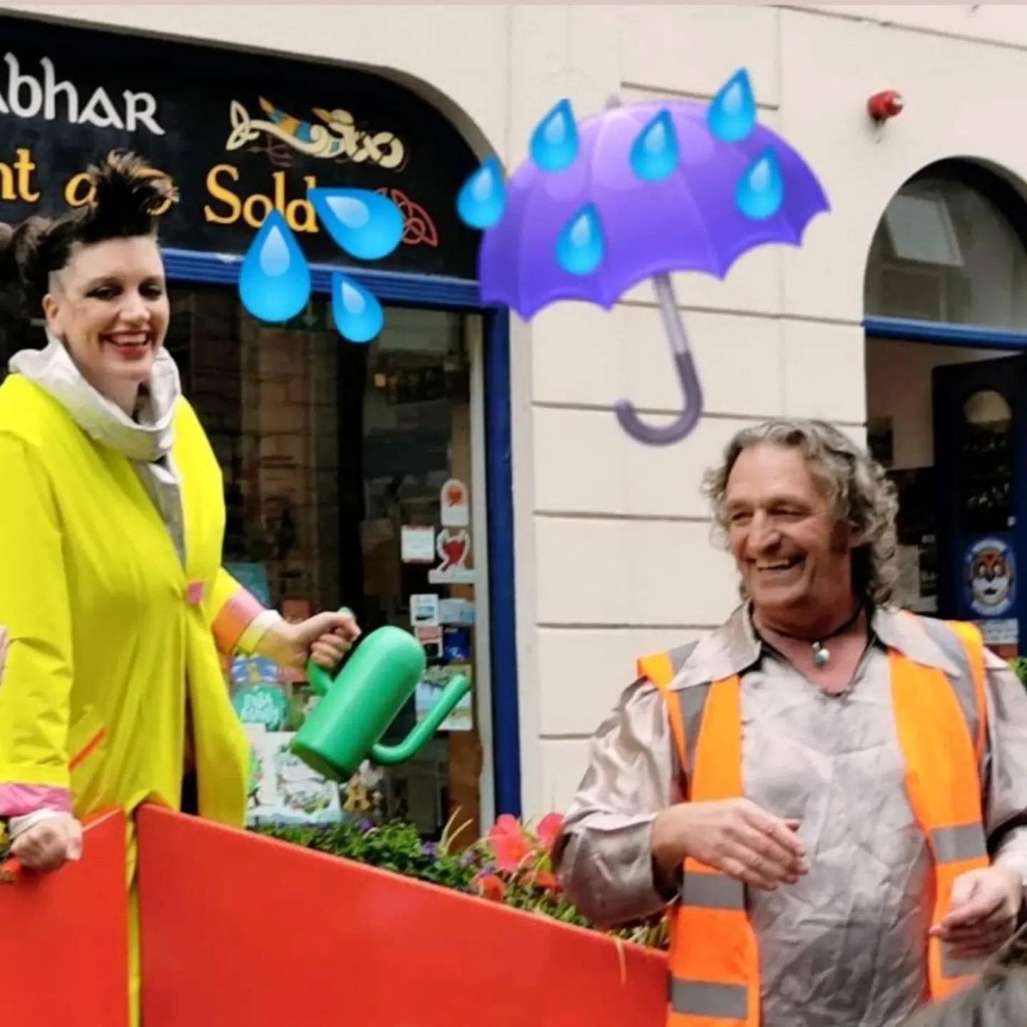 In event of heavy rain we have an INDOOR space today for shows at 1, 3 and 5.30pm, we will meet audiences outside Charlie Byrnes as planned and lead to space provided by @outset_gallery .