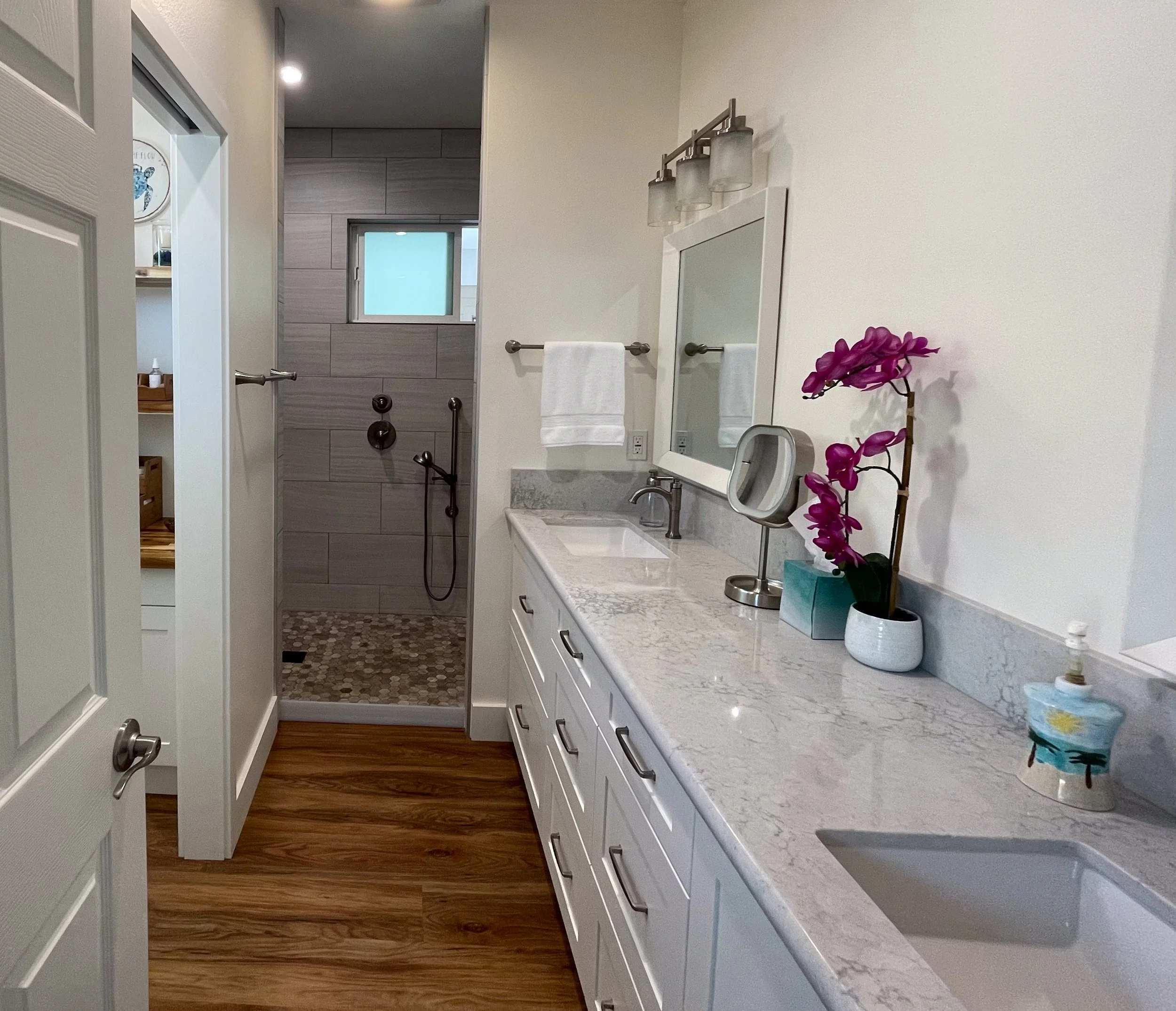 Custom Hawaiian Bathroom.jpg