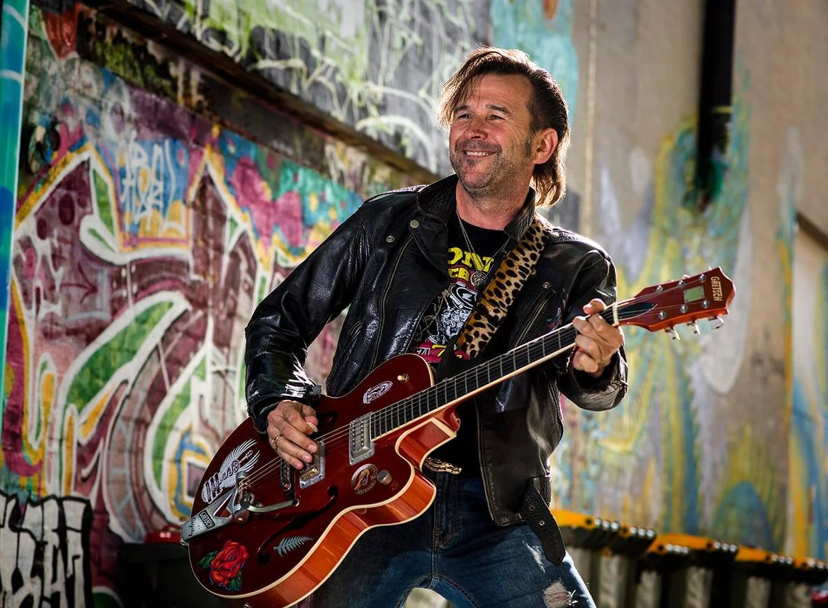 LIVE MUSIC ◆  Brien McVernon