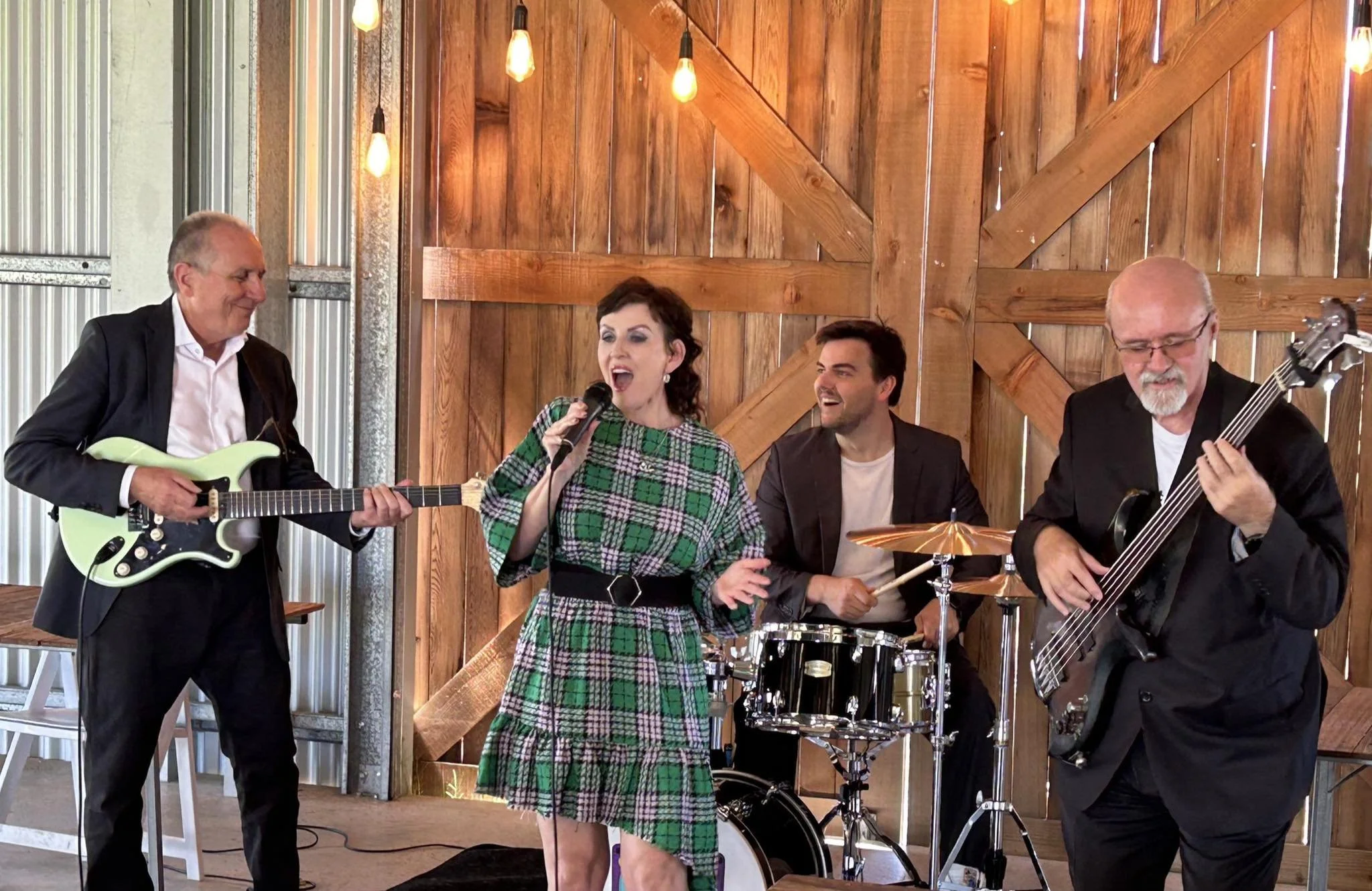 CC Lee &amp; The Groove – Saturday 3 January, 8:30 PM