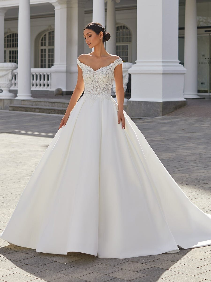 Faye | Pronovias | Size 24