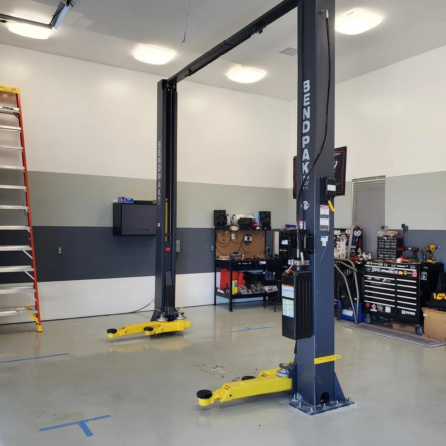 Finally in, yeah, been off IG and it still isn't on my phone and probably won't be for awhile. If you need to contact, please go to the site or the FB page and get a hold of us. Sooo, yup. Lift is in, HVAC is on deck for FULL replacement. Next is get