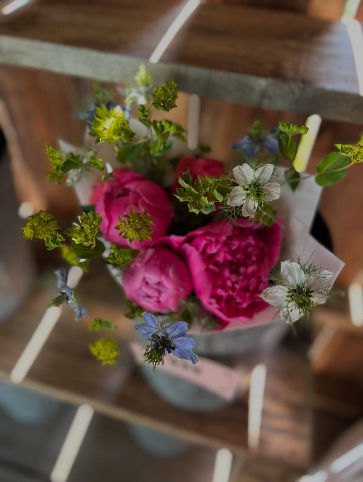 More mixed bouquets on the stand this morning!

We are still a bit limited on offerings but who cares because the Peonies are freaking gorgeous and we will just keep sharing what we can!

See you at the stand!

✌🏼🩷🌸