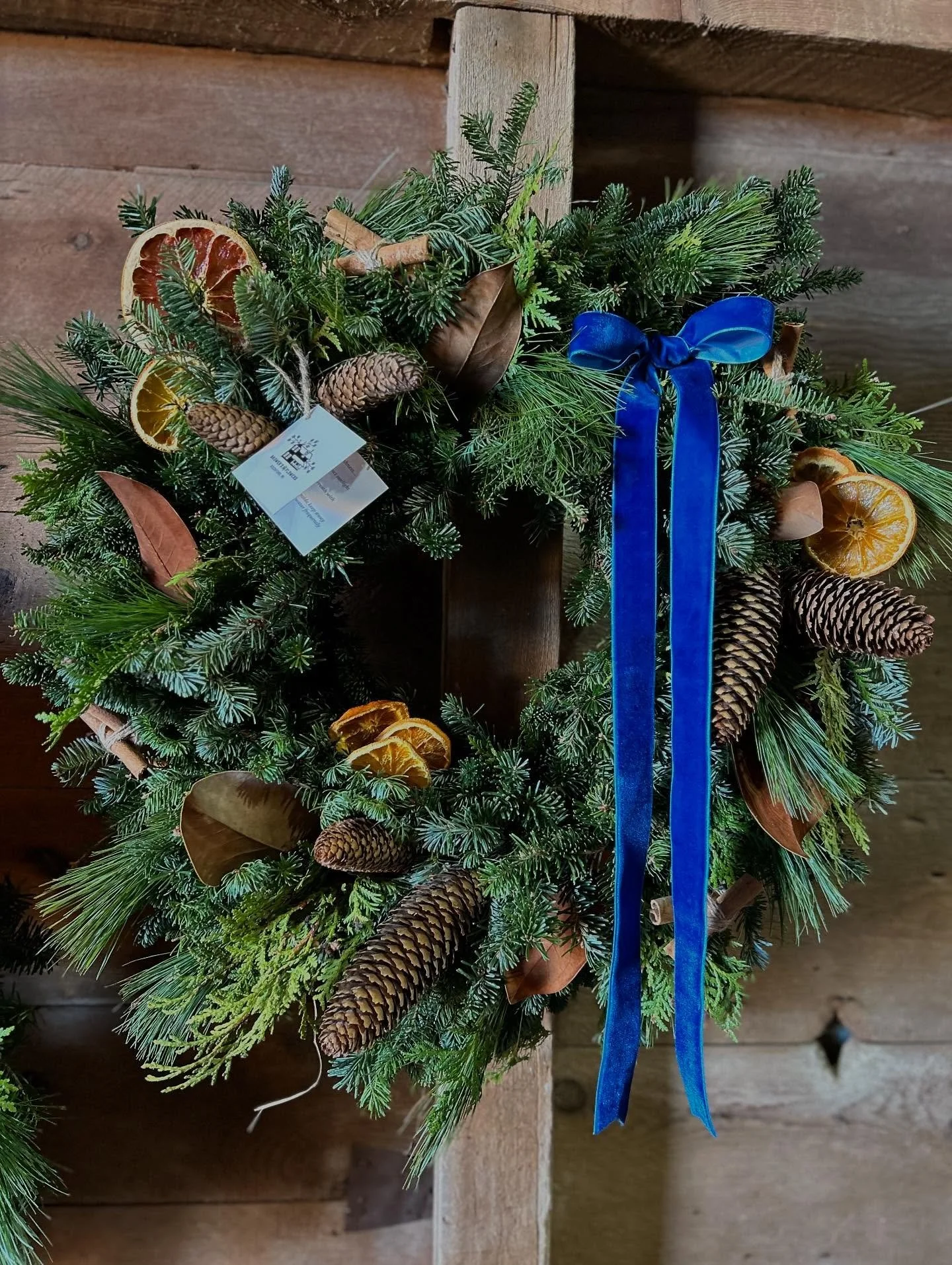 Just 3 short weeks until our first holiday market of the season &amp; 4 weeks until you pick up your pre-orders at the stand.

Say what? 🤯 

If you plan on picking up a wreath, porch pot, or swag from me this season it would be so helpful if you got