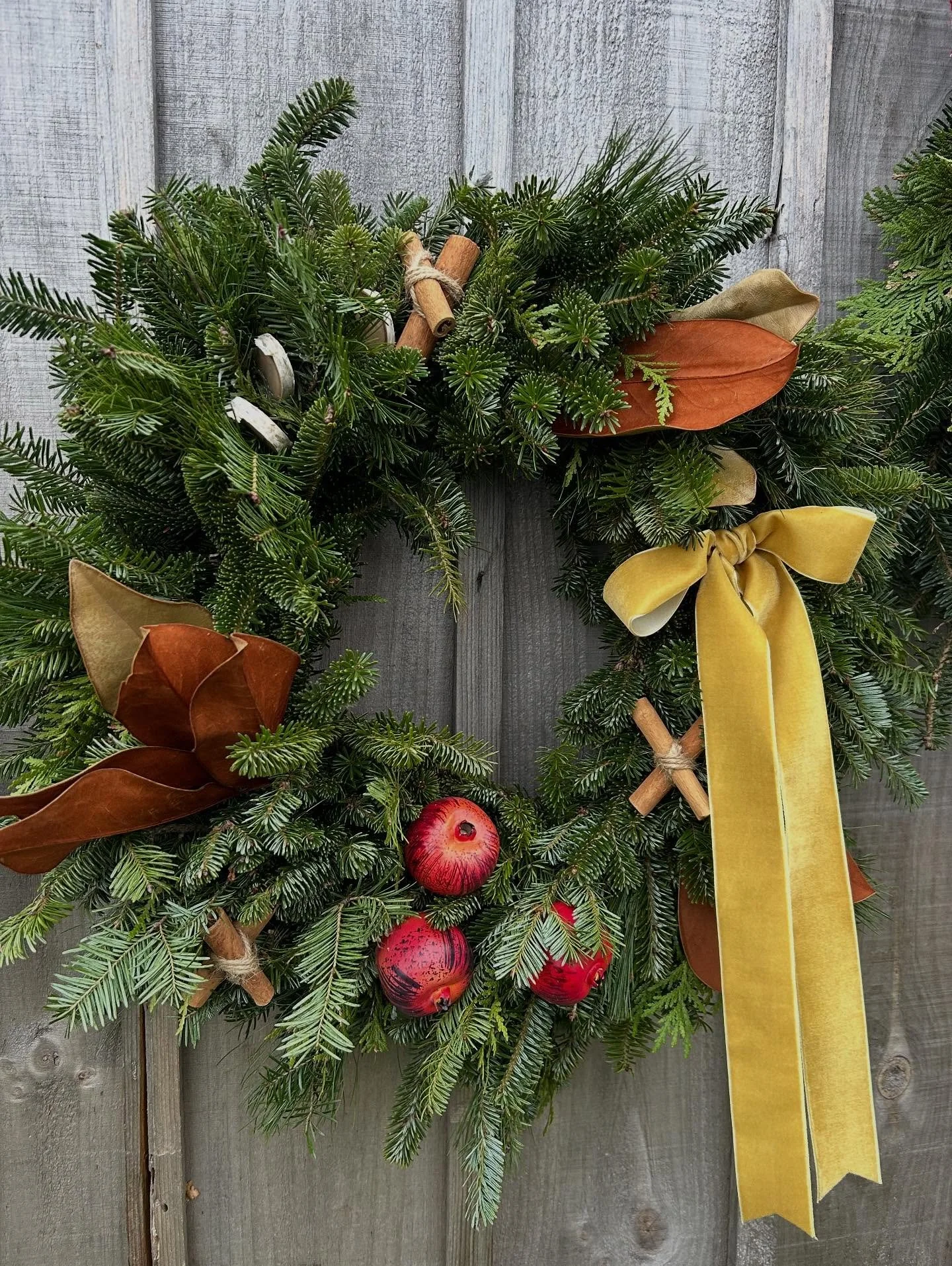 Your response to our wreaths always blows me away and I&rsquo;m low key panicking that I&rsquo;m never going to be able to keep up!

That being said, web pre orders will close on Monday, 11/10. 

🌲 If you didn&rsquo;t pre order you can grab a one of