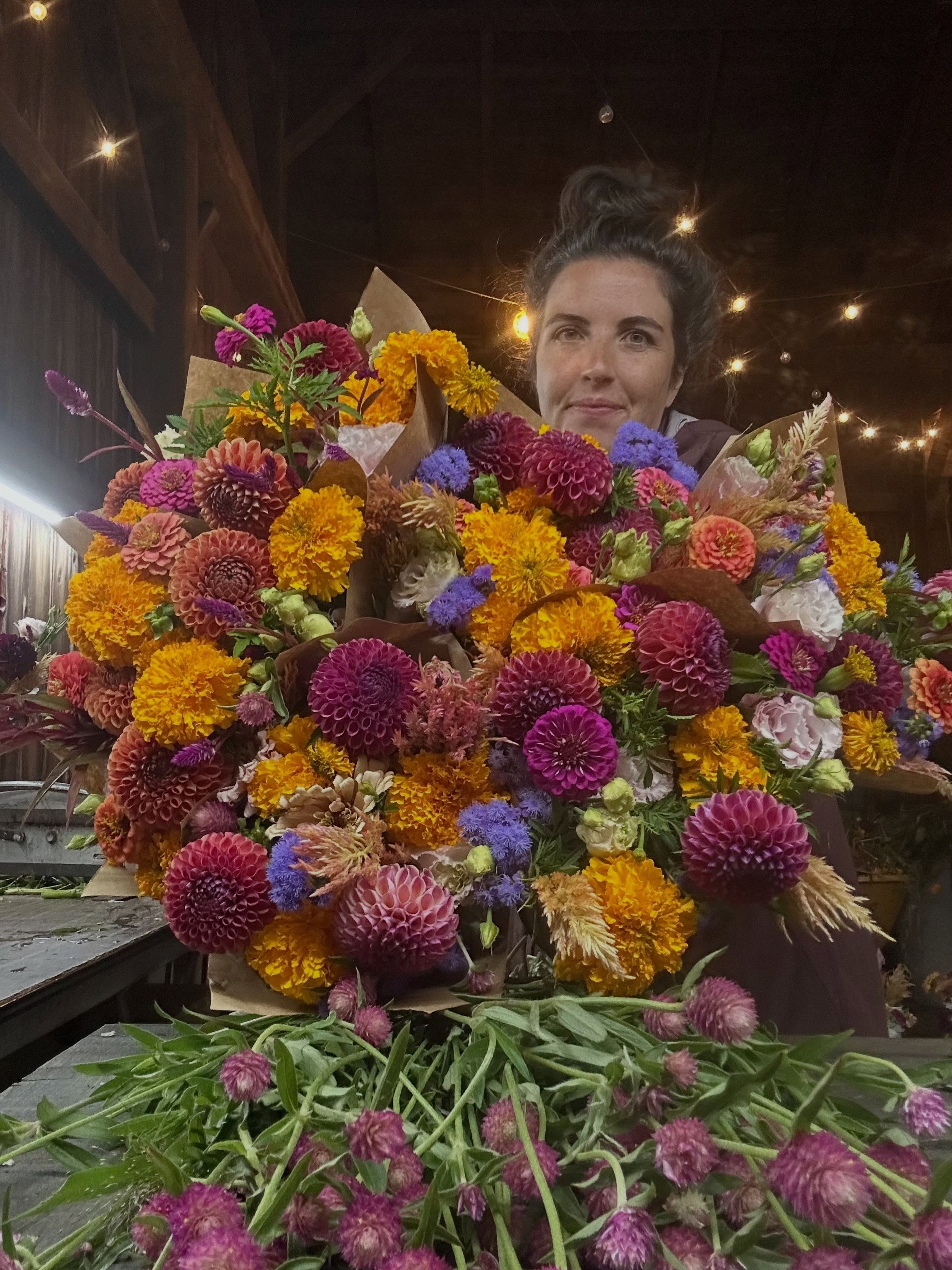 Fall arrived and I immediately want to crawl into hibernation.

What did I do instead? Set my alarm for 5am and hopped out to the barn to create these beauties.

$25 bouquets, succulent pumpkins, and more at the stand today.

See you here!

✌🏻🌸🩶