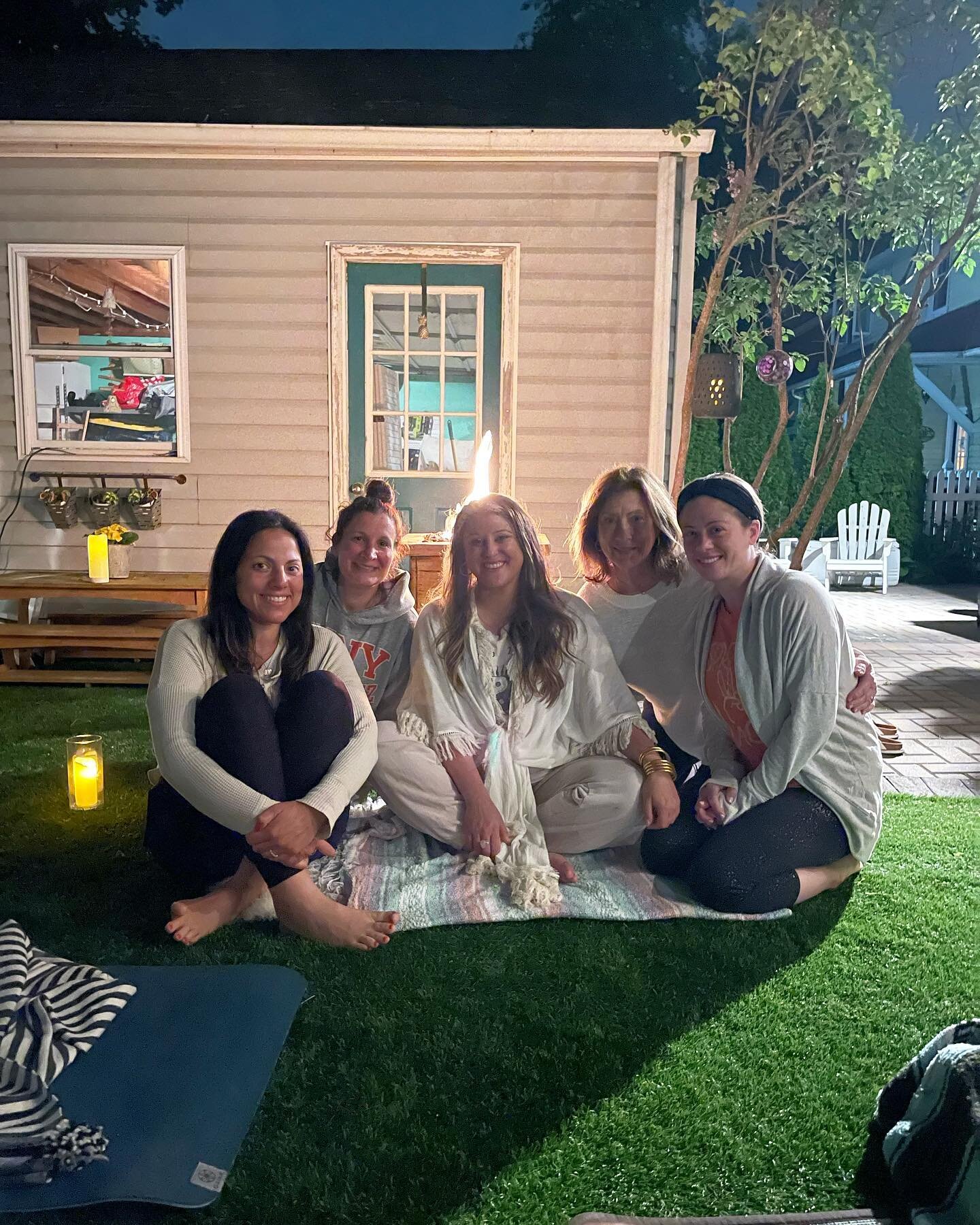 Tonight&rsquo;s Backyard Breathwork @kpaps24 home was wildly beautiful.🌷🧘🏻&zwj;♀️🌷

We almost camped out there for the night.🌌🏕

Book your private session for may only a few magical dates left! 🗓💫
&bull;
&bull;
&bull;
#breathwork #breathworkh