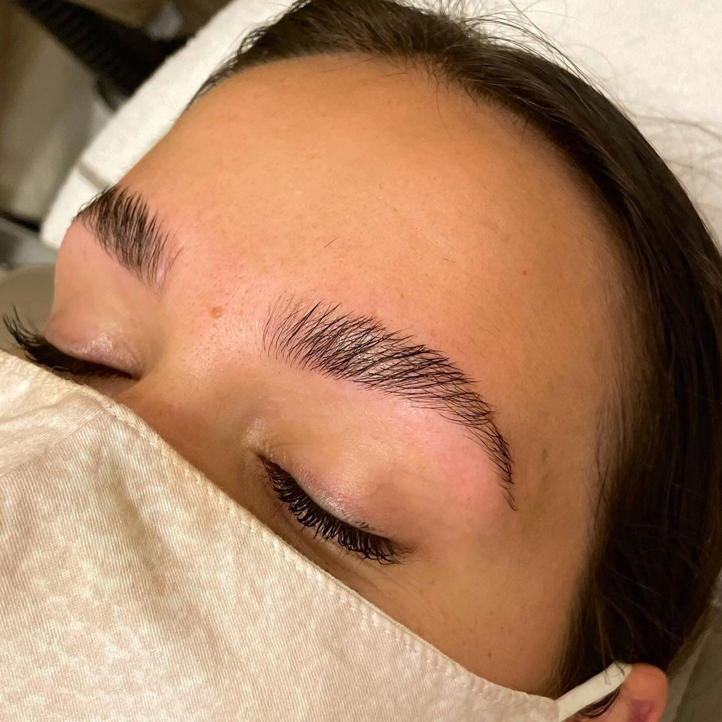 Oh hey girl! Where&rsquo;d you get those gorgeous brows? 
.
You have no idea how happy we are to get all those brows back in shape!
.
Brow lamination and wax (hold the tint) on this beauty. @hcreativshop your brows are stunning. 
.
#downtowncambridge