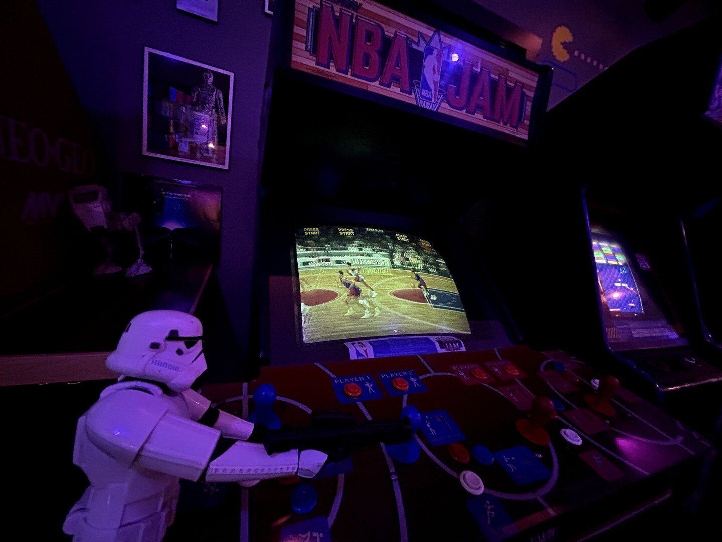 Play against friends, the computer or some of the worst shooters in the galaxy! We're open for food, drinks and NBA jam is heattttting up!