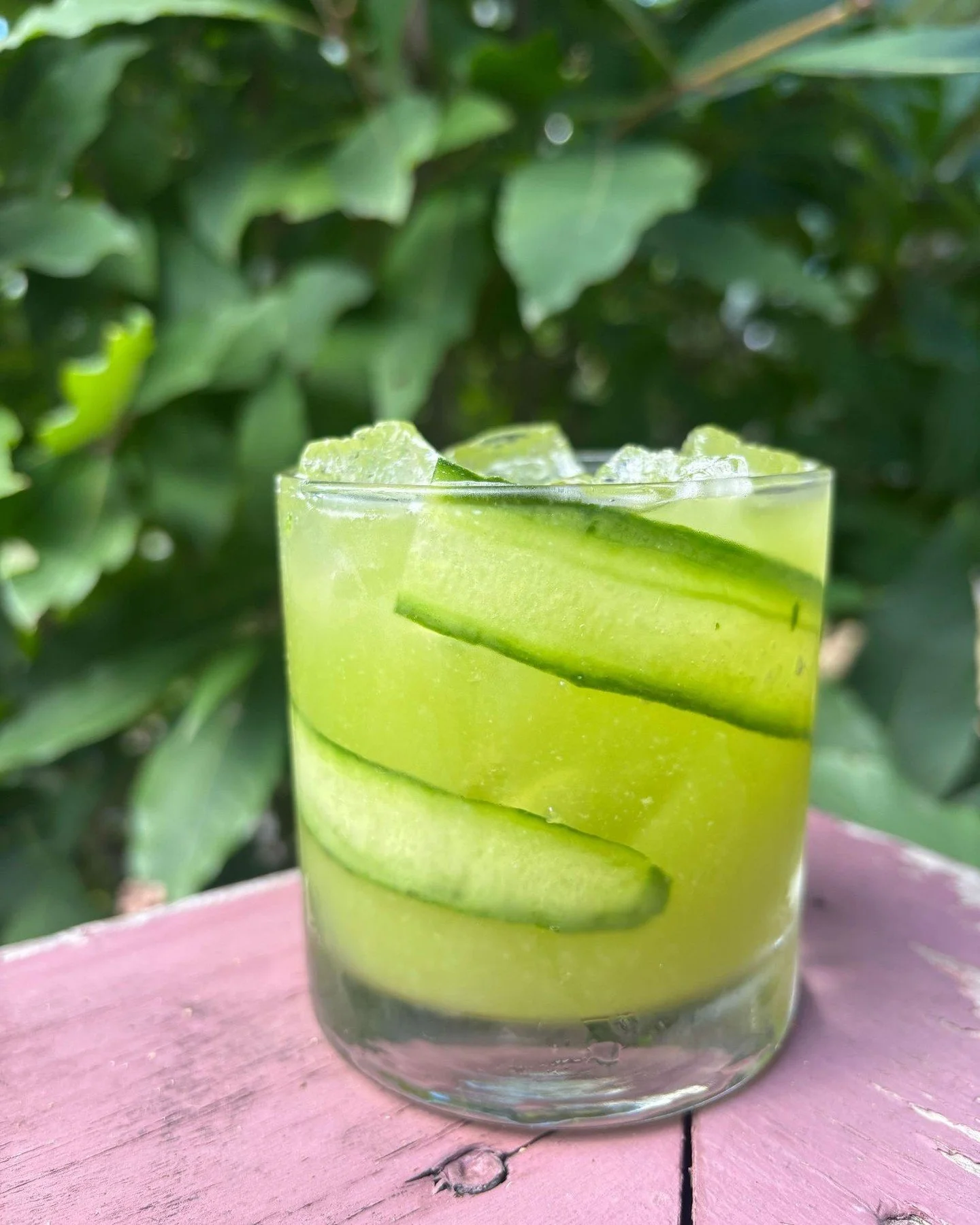 whoaaaa look at that, our food and drink specials for our Shrek night tonight, starts at 5pm, while supplies last 

Ogre&rsquo;s swamp:
Tequila, cucumber juice, pineapple juice, grapefruit juice, simple syrup

Accidentally in love:
 Vodka, triple sec