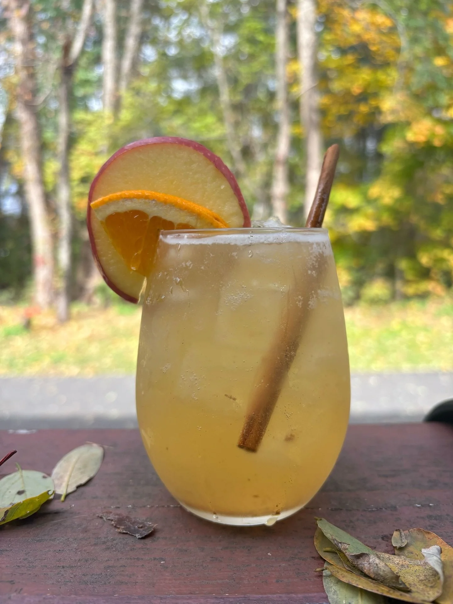 Our Bobs burgers food and drink specials for tomorrow night!
Specials start Wednesday at 5pm and go until we run out! 

You Wanna Pizza Me?
Beef or black bean patty, mozzarella, pepperoni, lettuce, onion, house marinara

Fry Me Up, Scotty!
Beef or bl