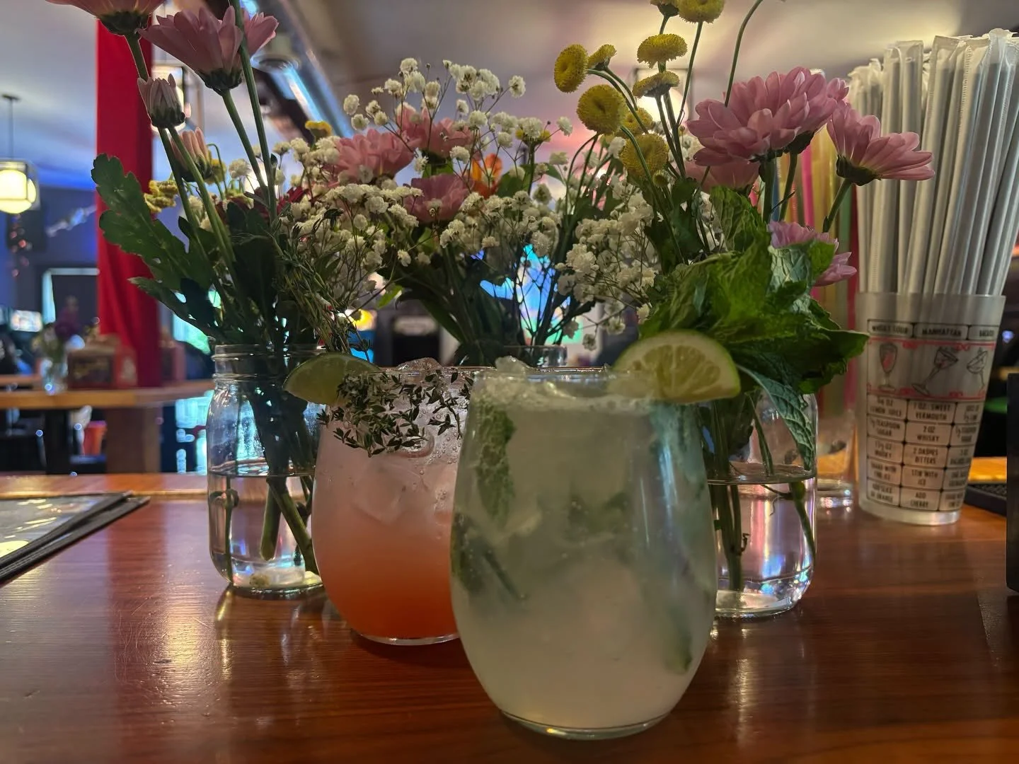 Some warm weather inspired drinks specials for this weekend 🌱🌸🍹

Fresh thyme Paloma (can be made NA)
Tequila, grapefruit, lime, thyme syrup, soda water, thyme and salt rim

Hugo spritz:
Elderflower liqueur, muddled mint, lime, prosecco