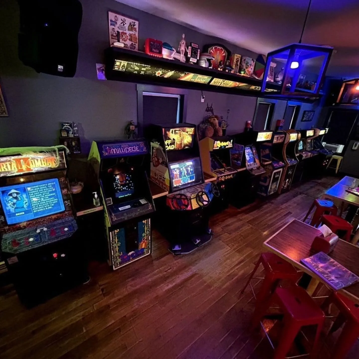 Monday 5/25 is Memorial Day, which means we'll be open at 12pm for you to enjoy some Millipede, hot dogs, and drinks!

Also at 8pm Monday is our weekly trivia night-
sign up online at hadleyquarters.com