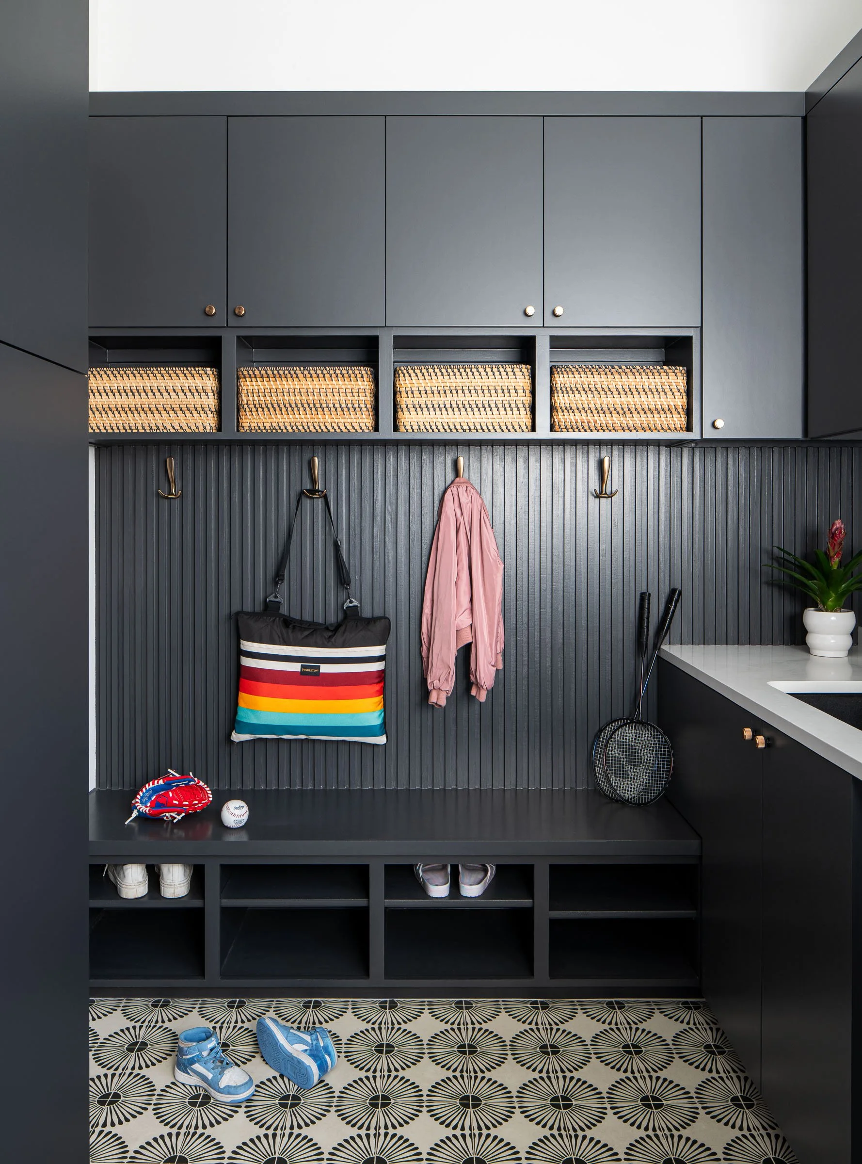 Edwards Mountain
Workshop No. 5 + Mosier Luxury Homes 6  /  9