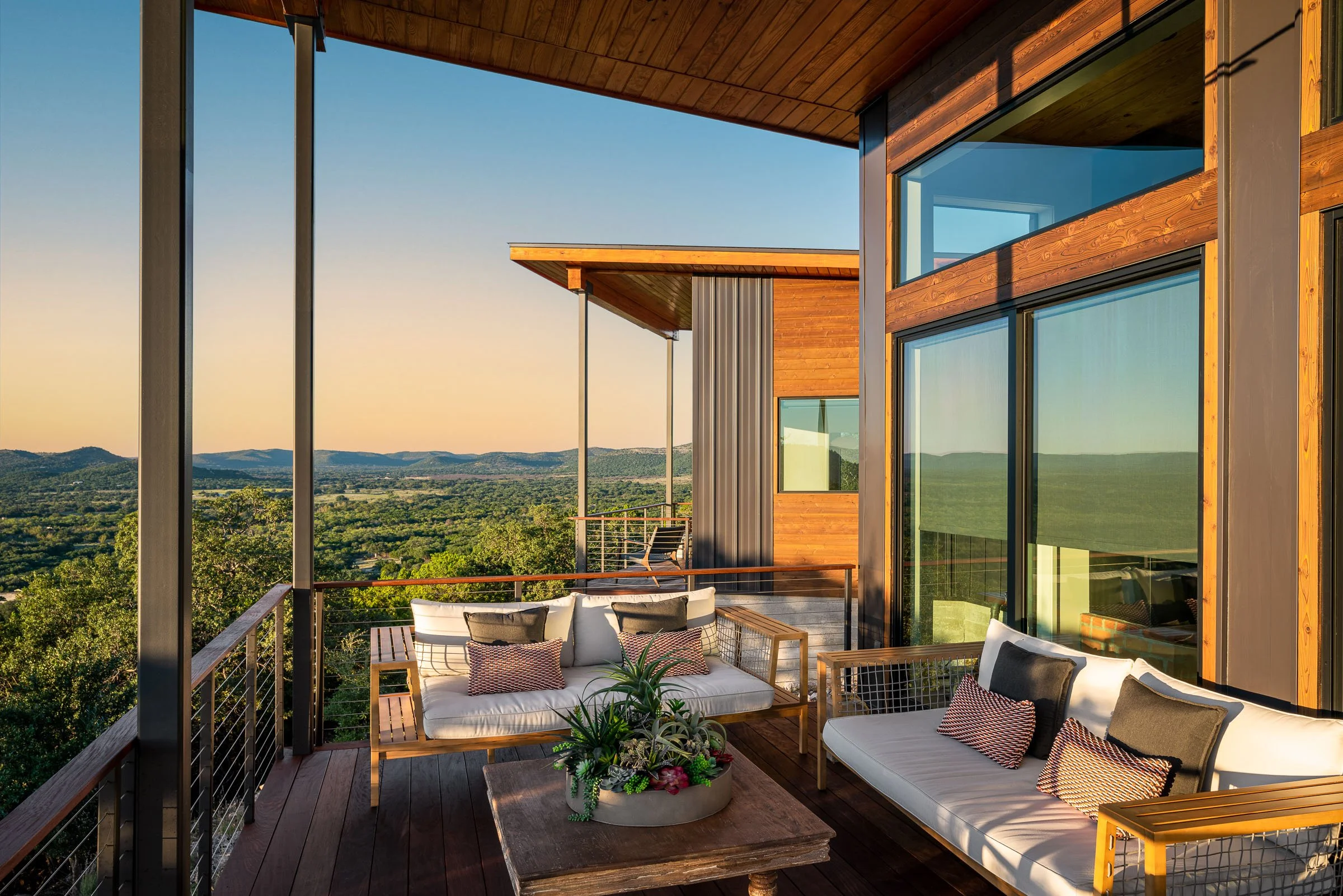 Frio Residence
Levy Dykema 11  /  13