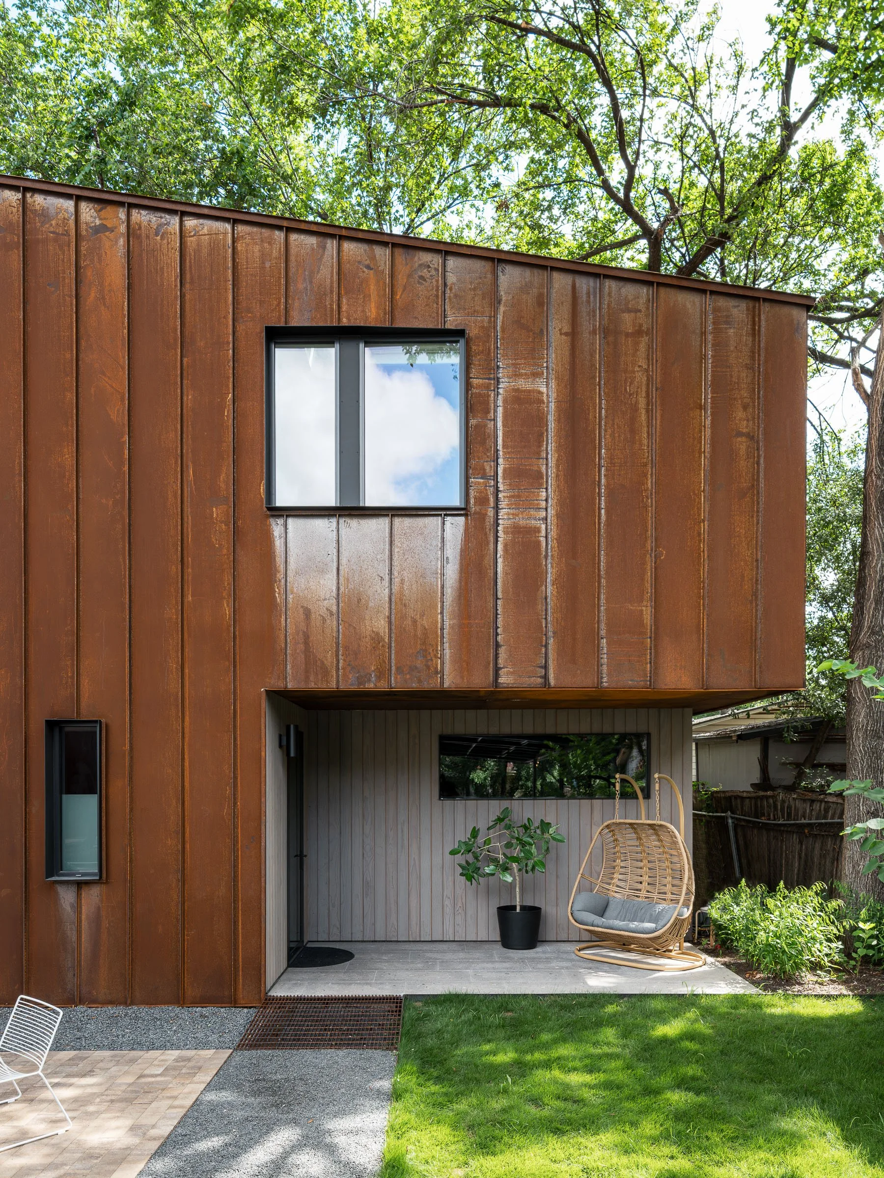 Govalle Homestead
Drophouse + Russ Design Studio 3  /  11