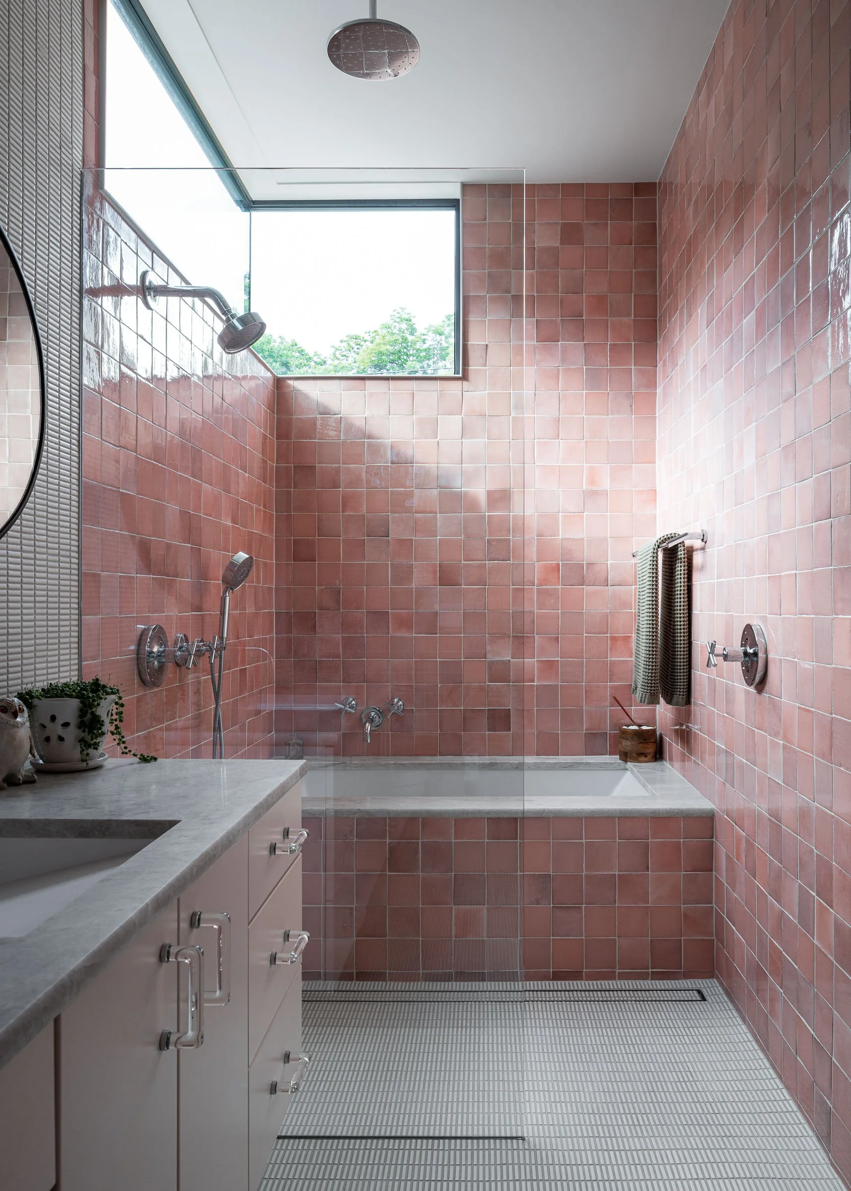 Govalle Homestead
Drophouse + Russ Design Studio 9  /  11