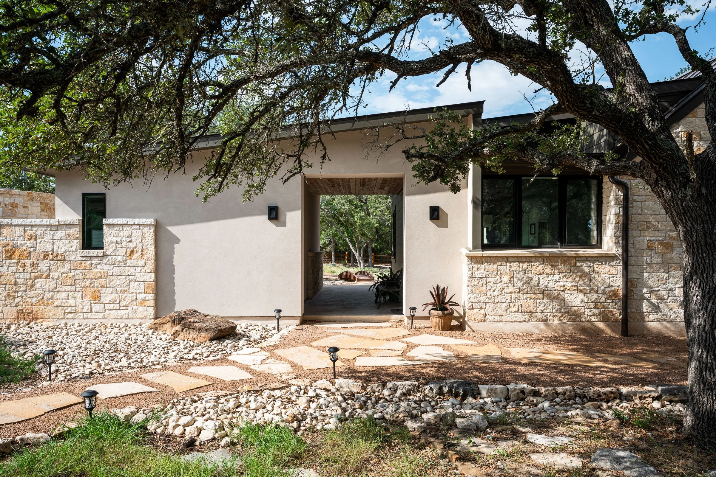 Devils Backbone
Office of Architecture 1  /  8