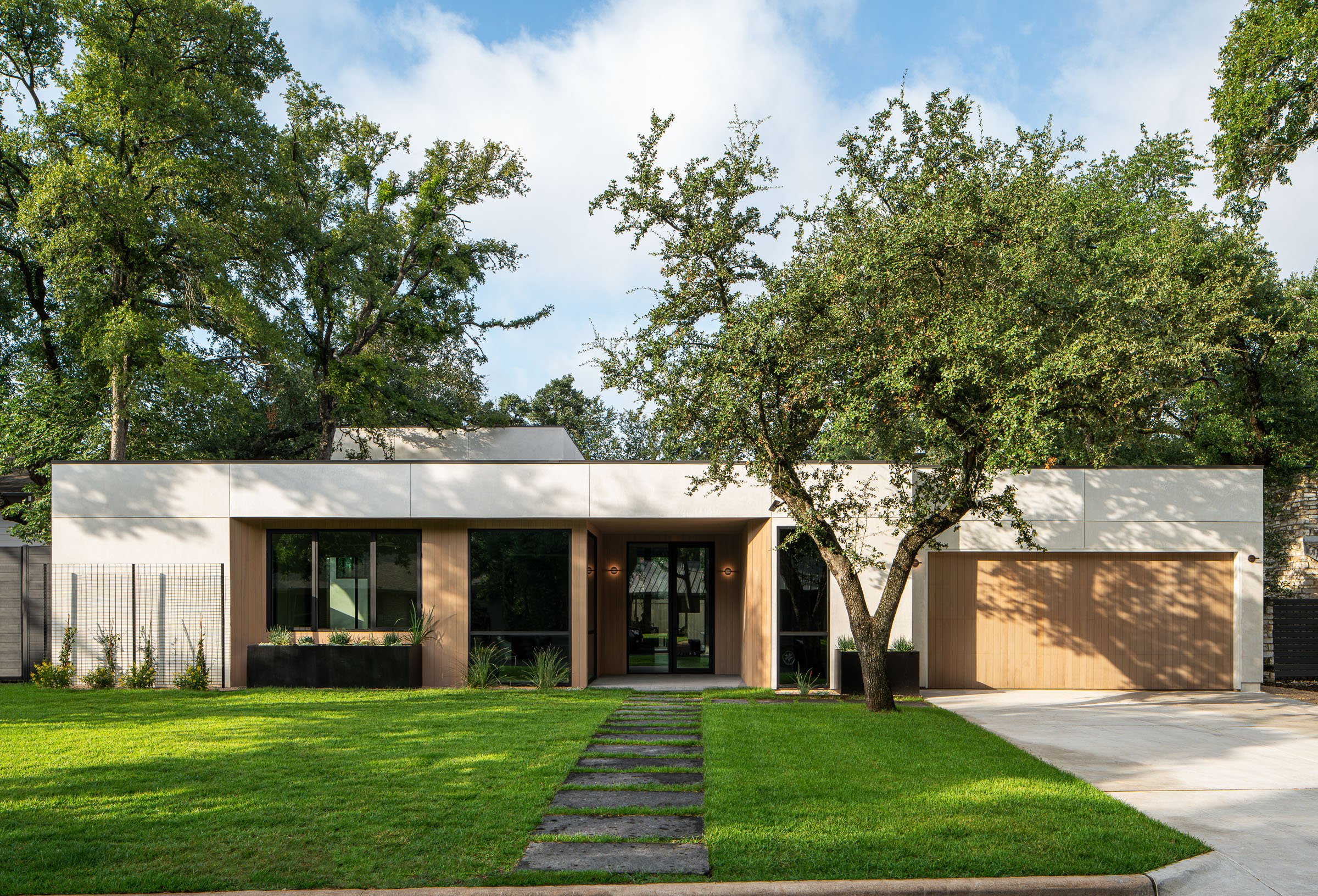 Venado
Workshop No. 5 + Mosier Luxury Homes 1  /  15