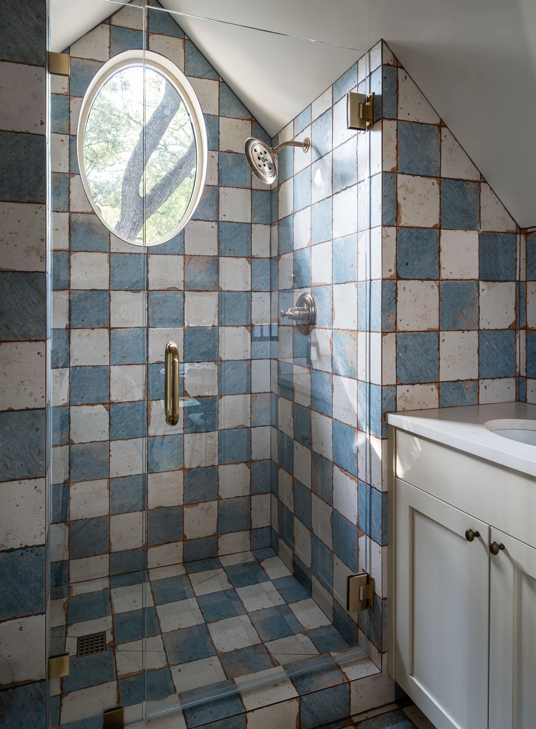 Travis Heights Residence
Studio Momentum 10  /  11