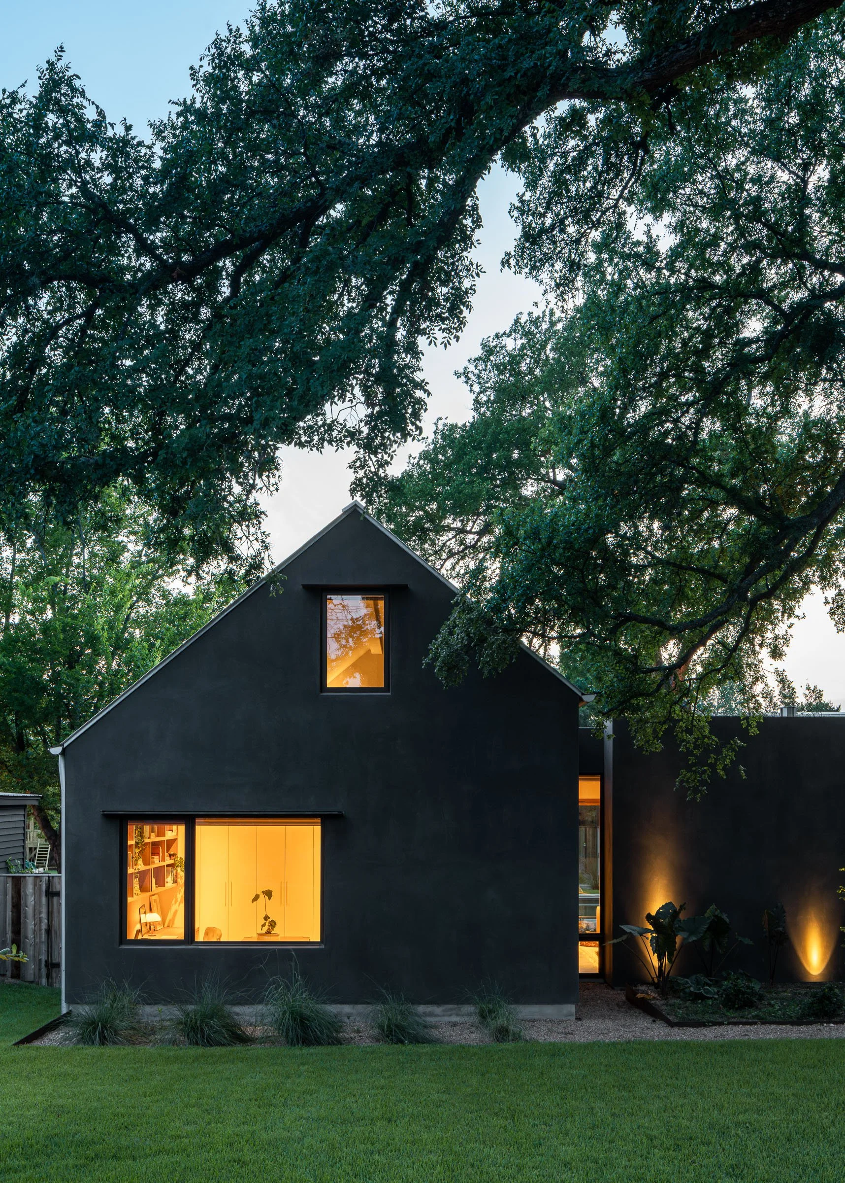 Harvey House
Side Angle Side 16  /  17